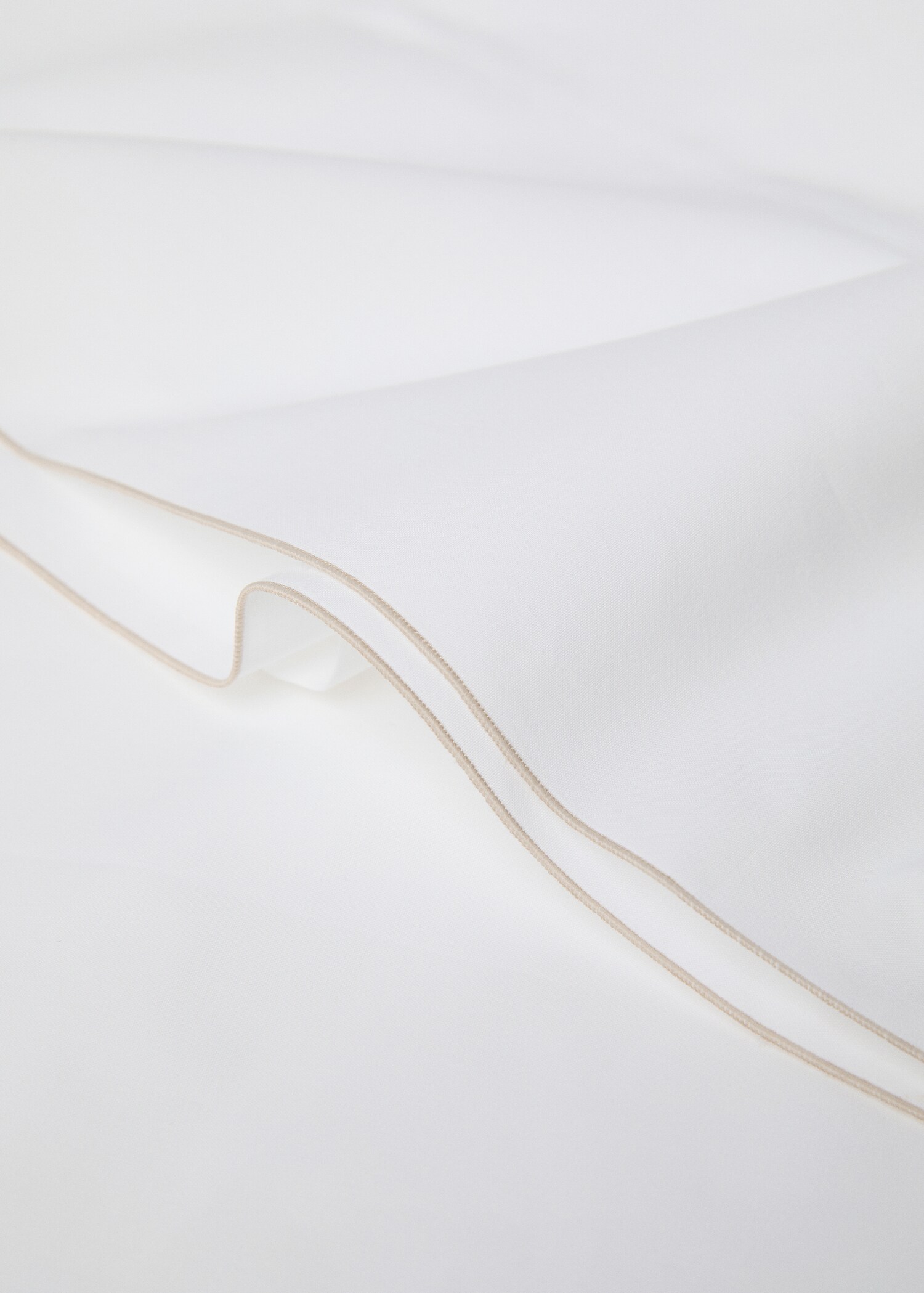 Double-embroidered flat sheet for king bed - Details of the article 2