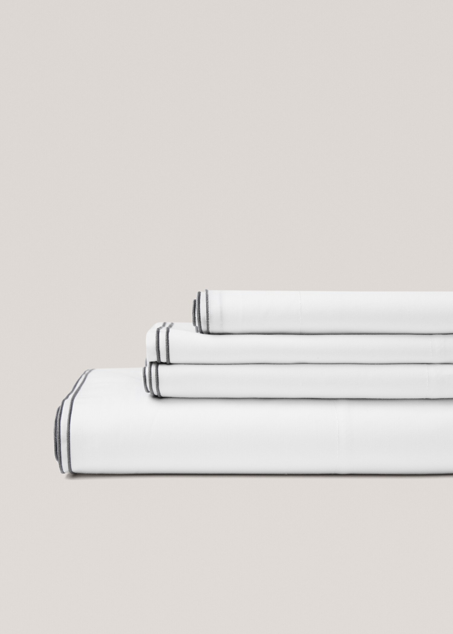 Double-embroidered flat sheet for queen bed - Medium plane
