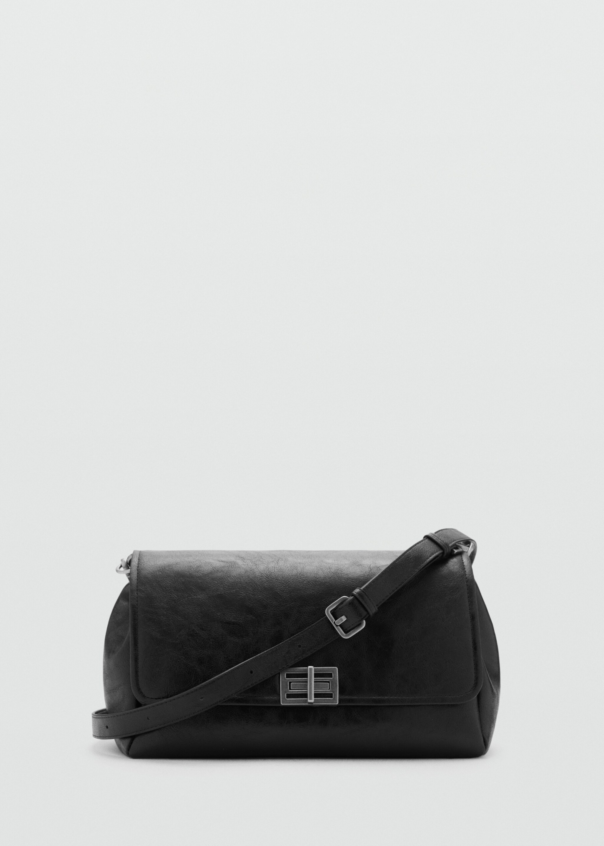 Flap bag with metal closure - Article without model, Black. Ref: 77057674-00.