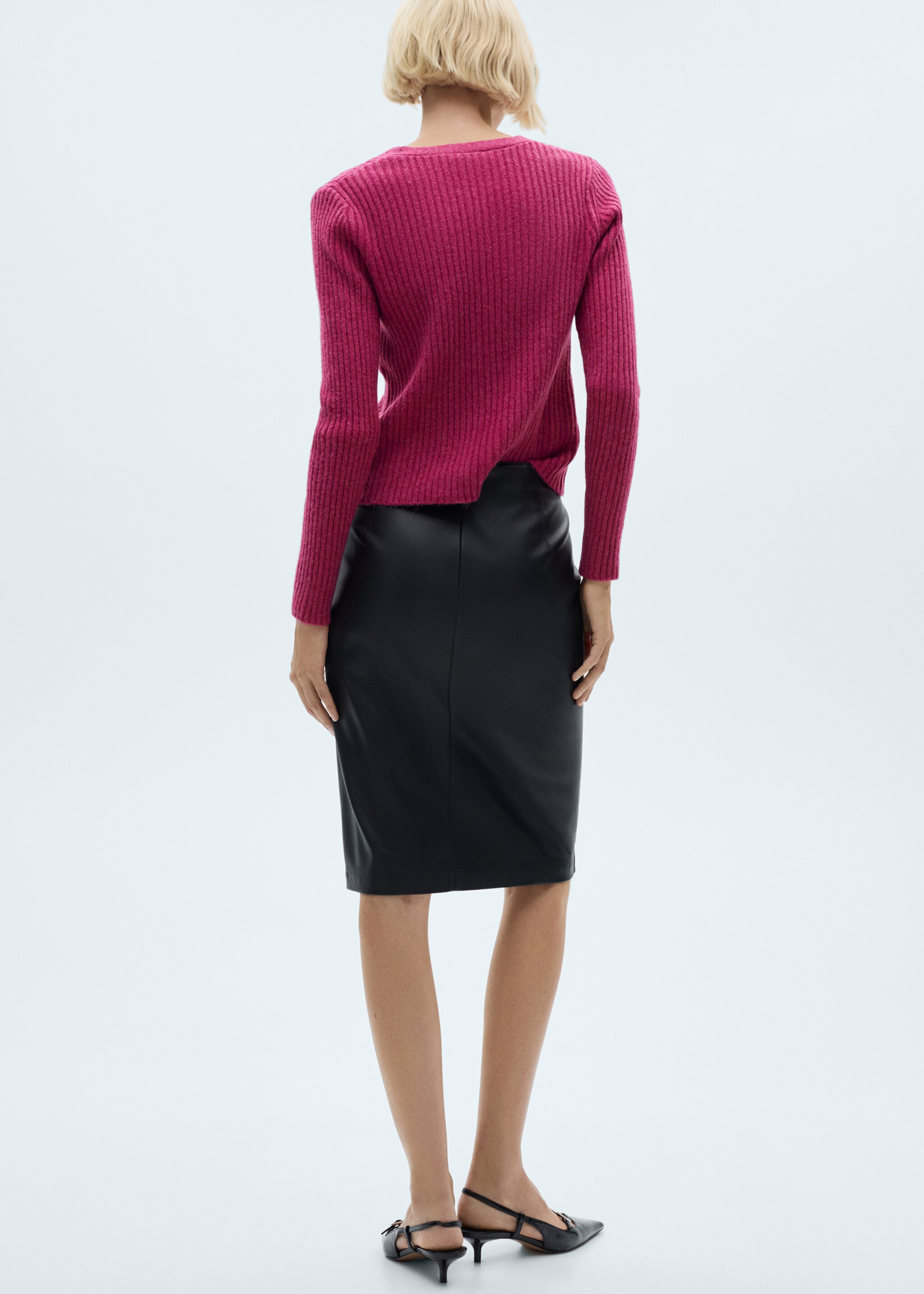 Knitted cardigan with metallic buttons - Reverse of the article, Fuchsia. Ref: 77057686-00.