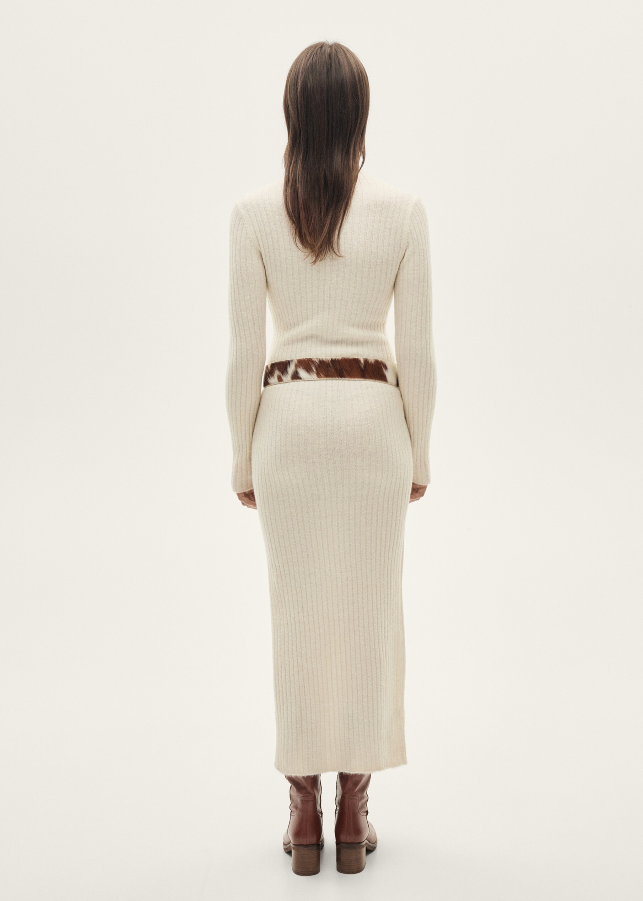 Ribbed knit dress with opening - Reverse of the article, Ecru. Ref: 77057699-00.