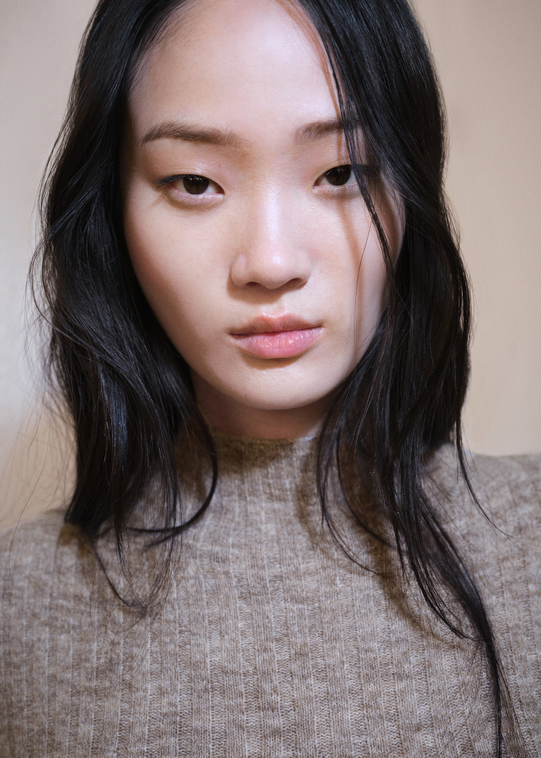 Ribbed knit dress with opening - Details of the article 1, Medium Brown. Ref: 77057699-00.