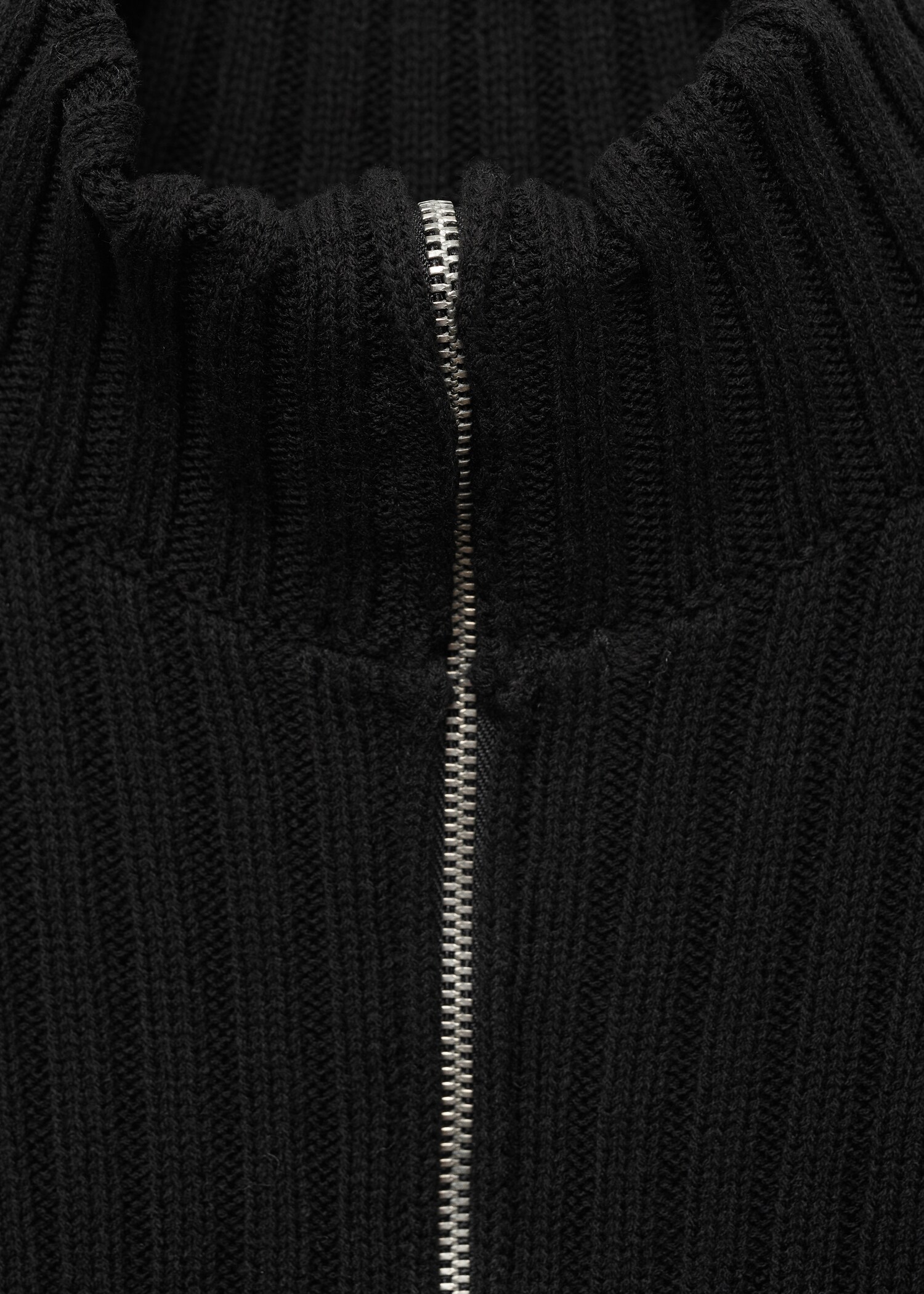 Combined knitted dress with zip - Details of the article 8