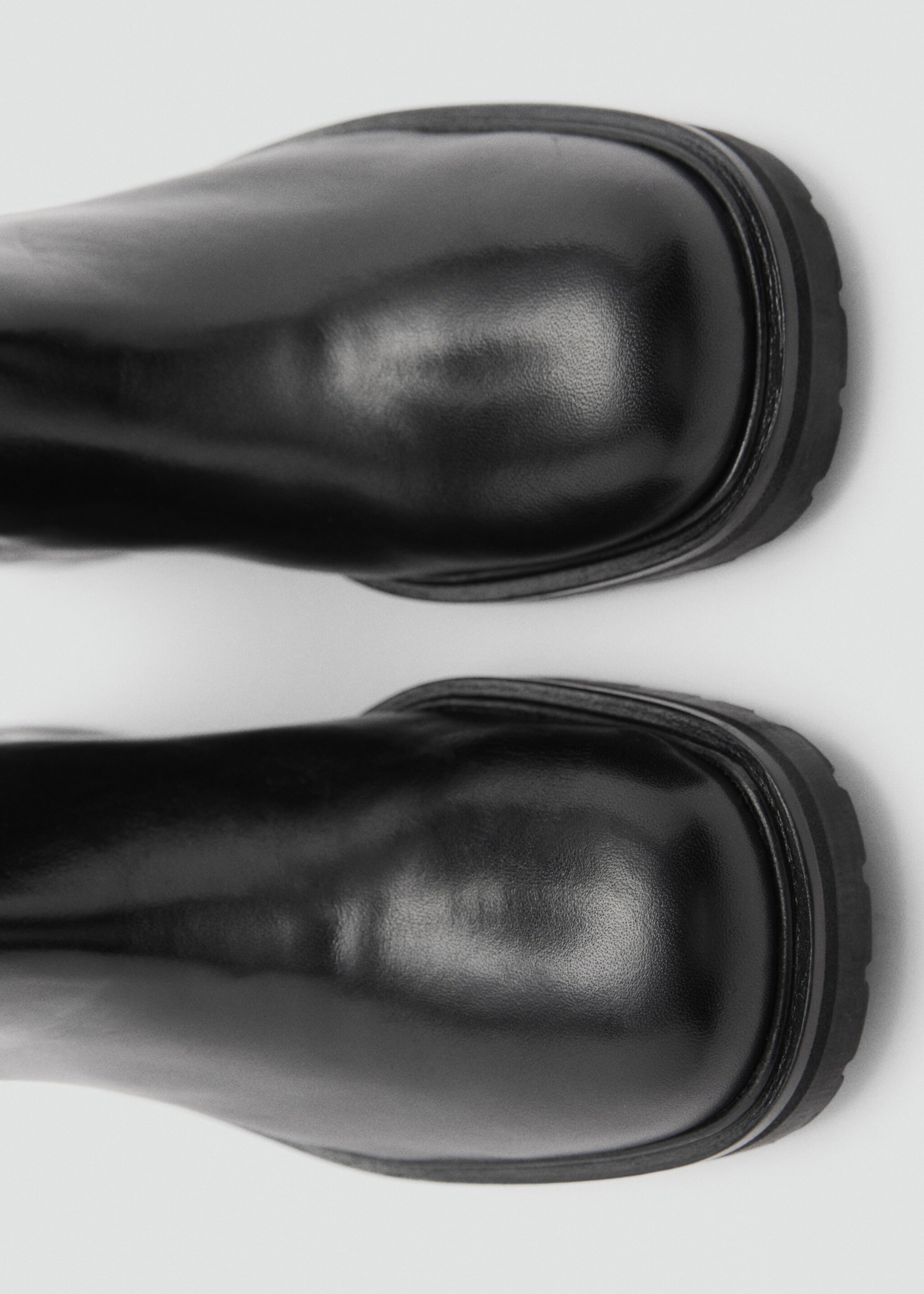 High leather boots with zip - Details of the article 2, Black. Ref: 77057715-00.