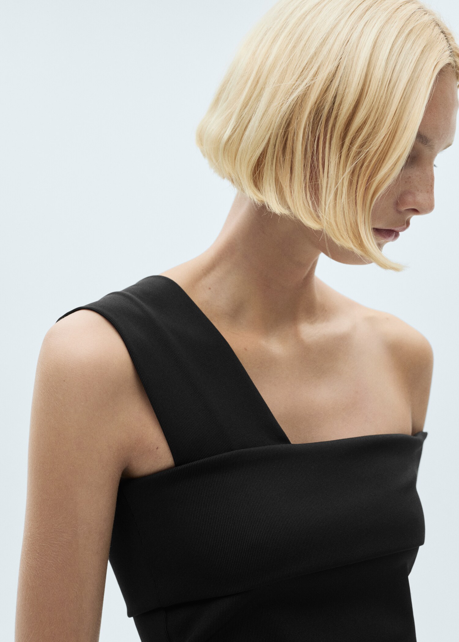 Asymmetrical top with wide straps - Details of the article 1