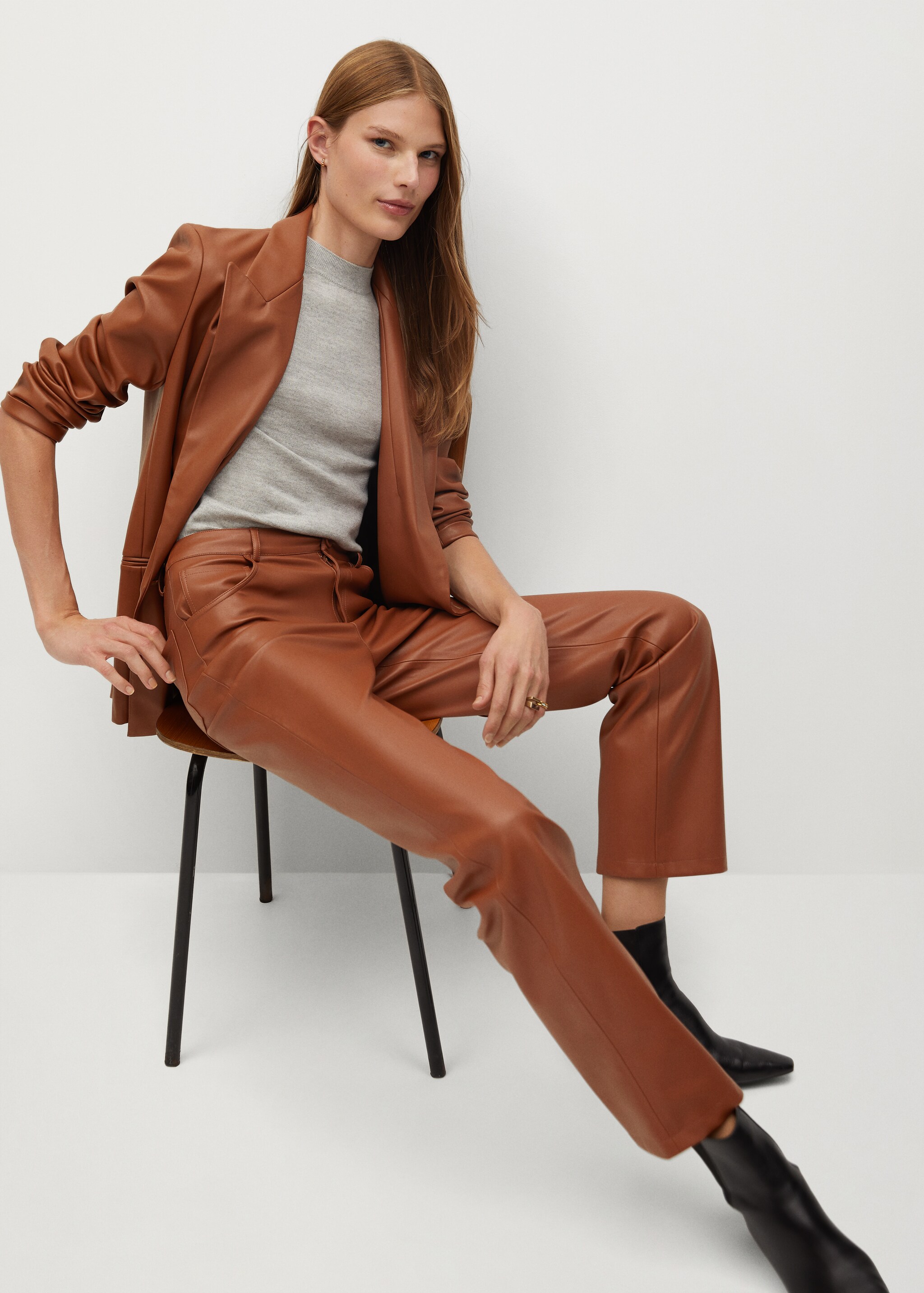 Pantalón recto efecto piel - Detalle del artículo 3