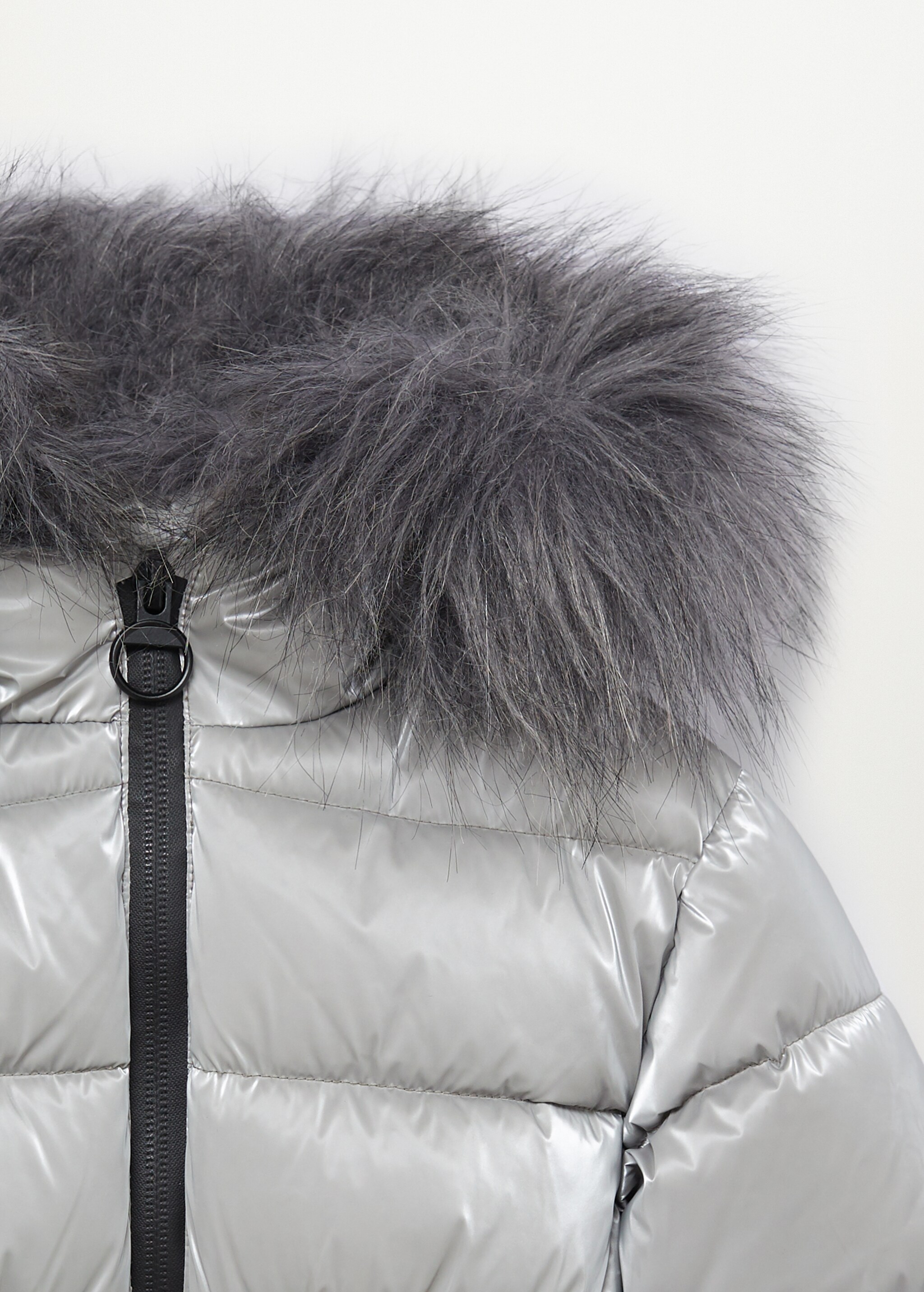 Prošívaný anorak s kapucí s umělou kožešinou - Detail zboží 9