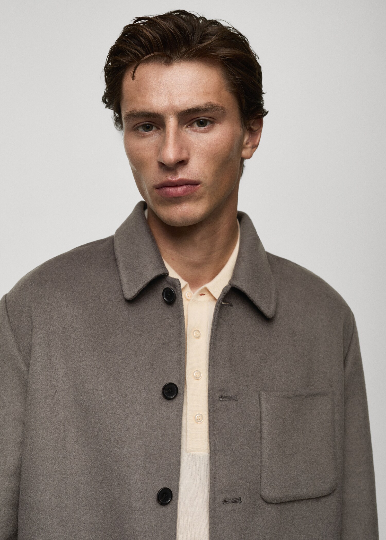 Handmade wool overshirt with pockets - Details of the article 1