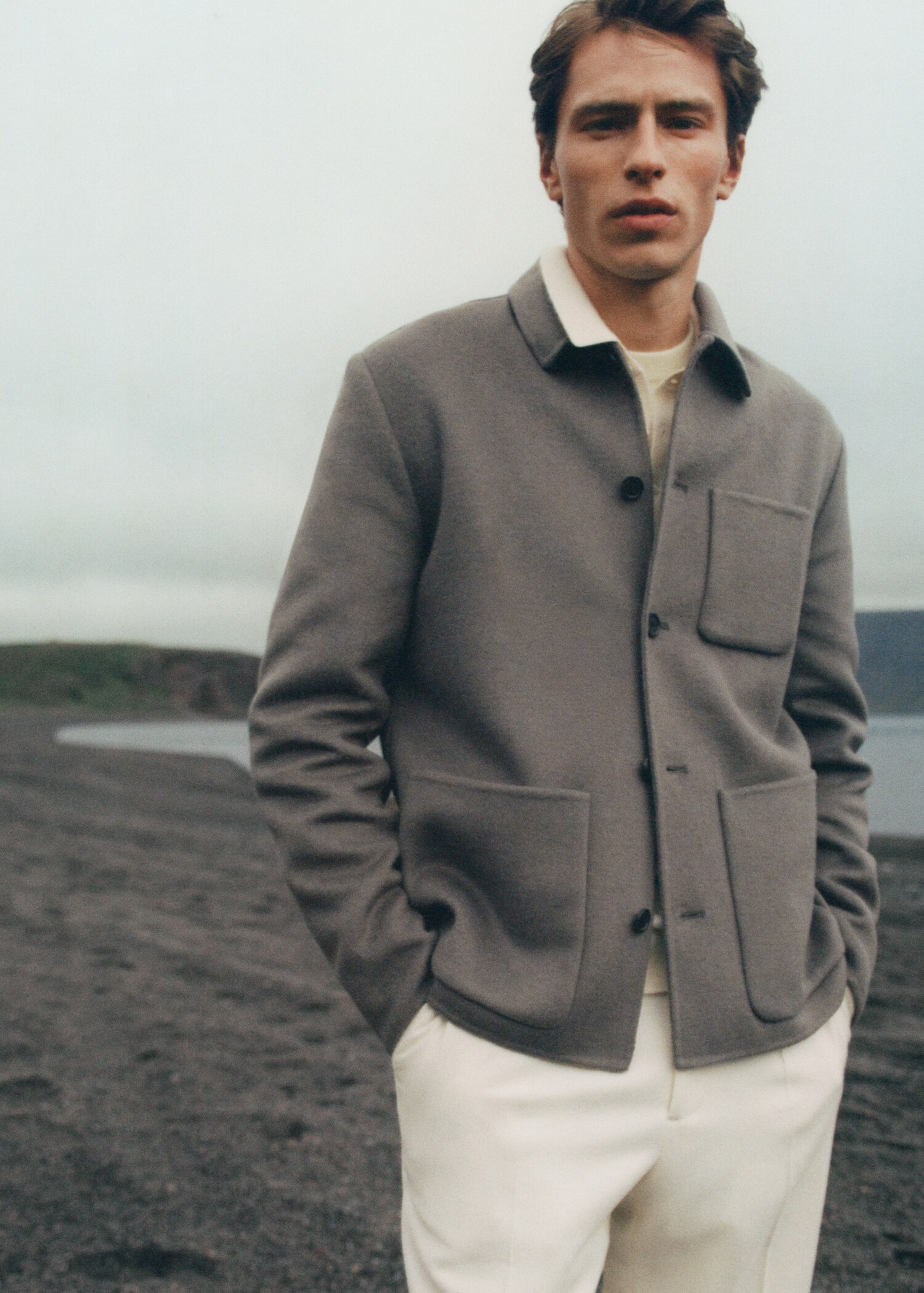 Handmade wool overshirt with pockets - Details of the article 5