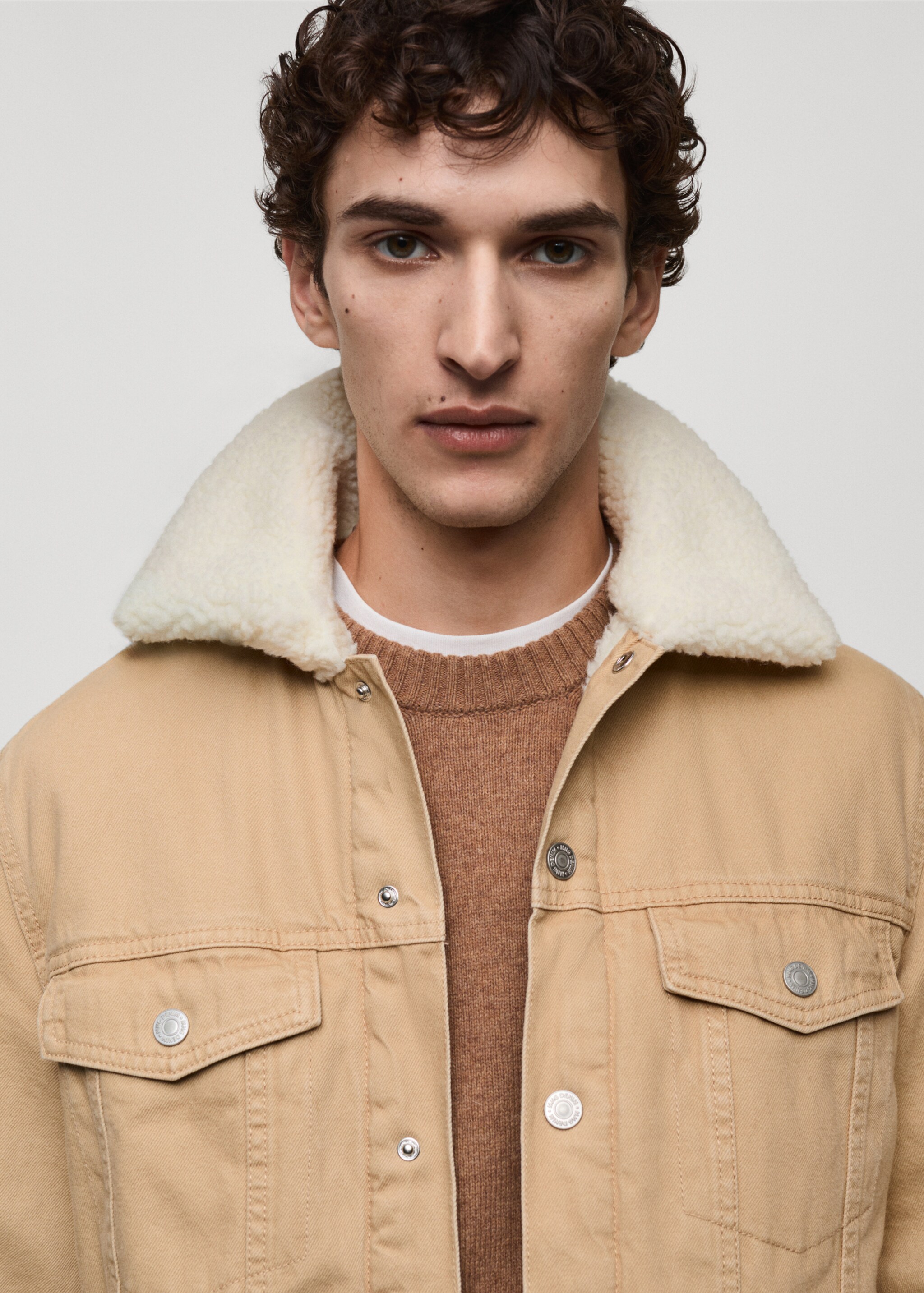 Denim jacket with shearling collar - Details of the article 1, Beige. Ref: 77057913-00.