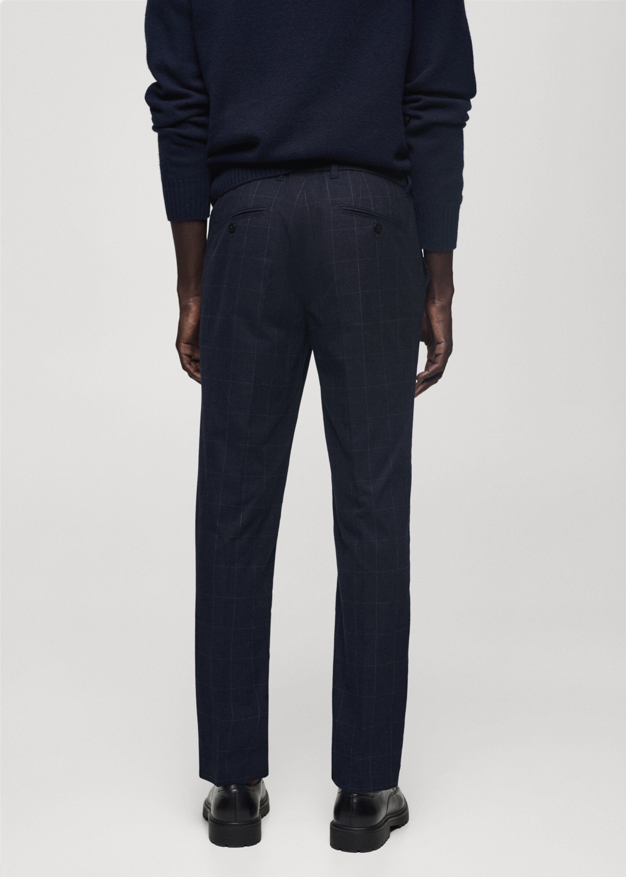 Karierte Slim Fit-Baumwollhose - Rückseite des Artikels, Dunkles Marineblau. Ref: 77057915-00.