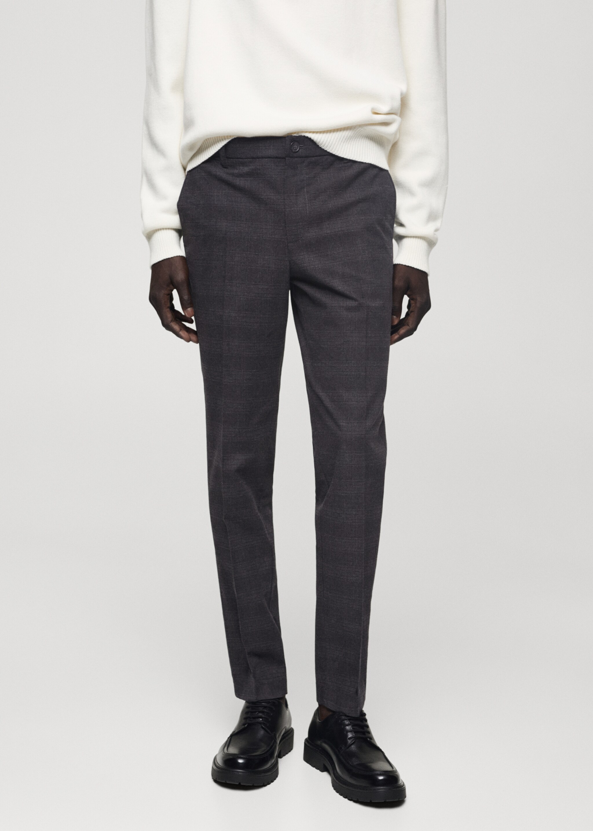 Bavlněné kalhoty slim fit se skotskou kostkou - Náhled ve středové rovině, Tmavě šedá vigore. Ref: 77057916-00.