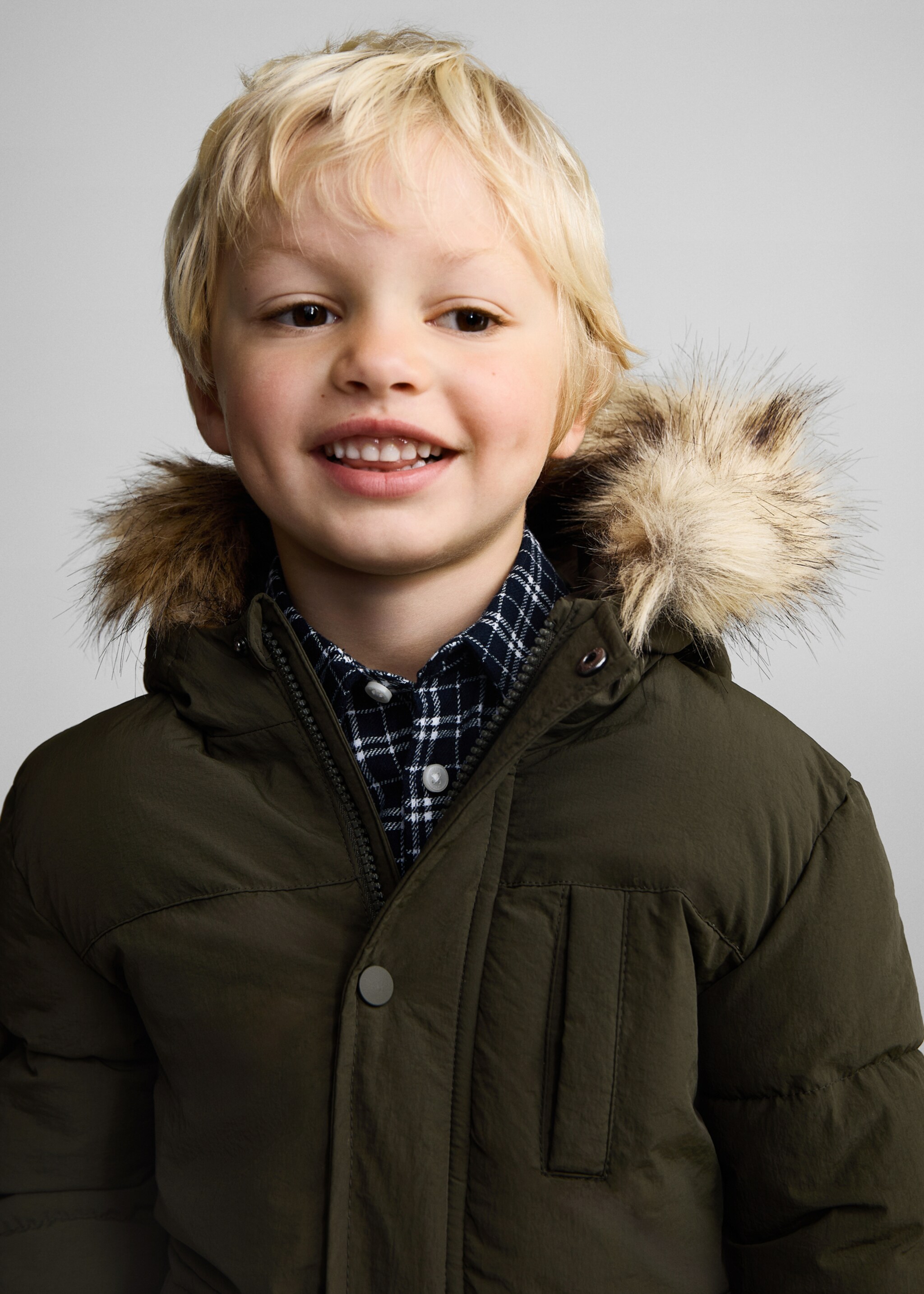 Steppanorak mit Fleece-Innenfutter - Detail des Artikels 1, Khaki. Ref: 77057927-00.