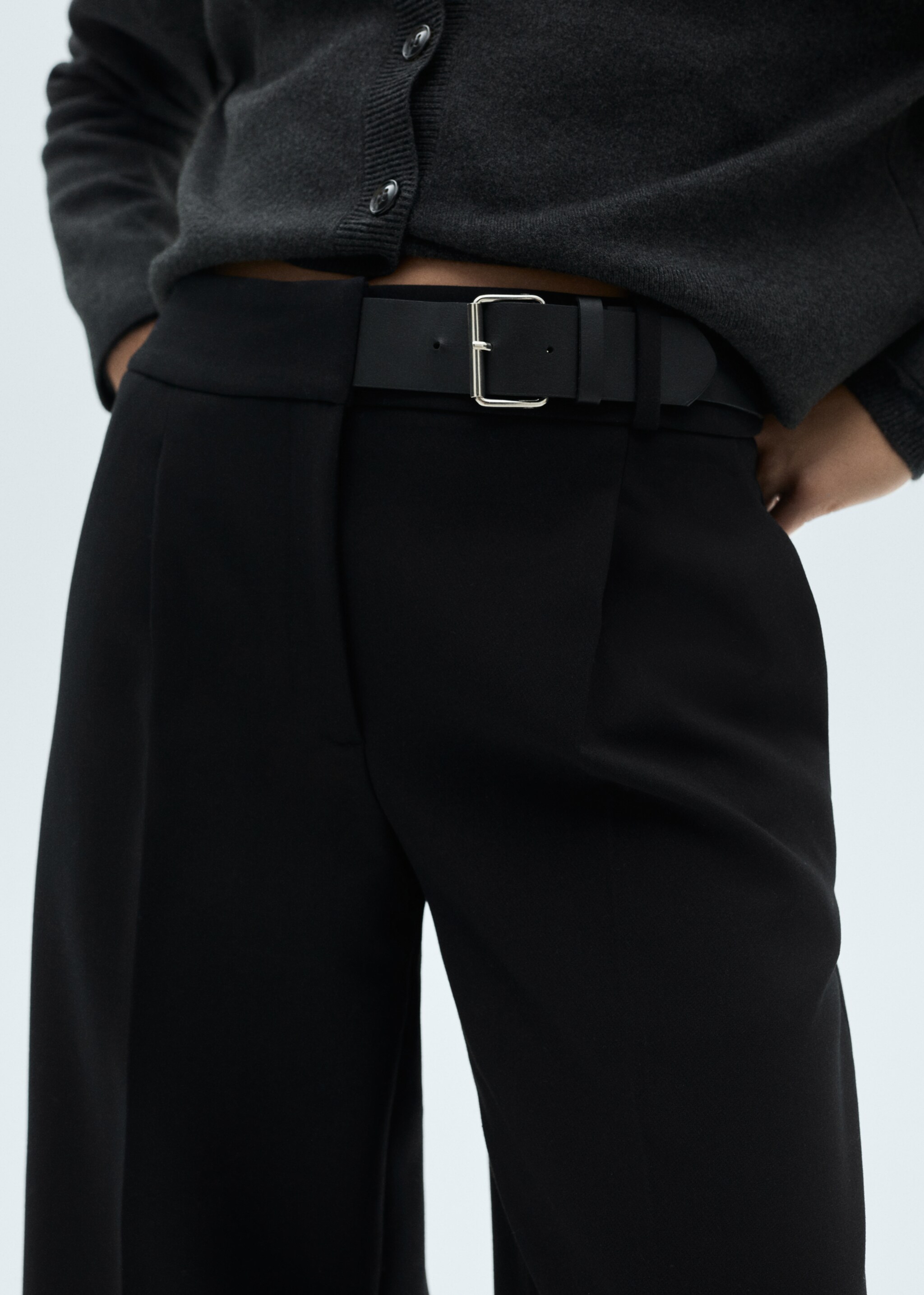 Belt straight-fit pants - Details of the article 6, Black. Ref: 77057937-00.