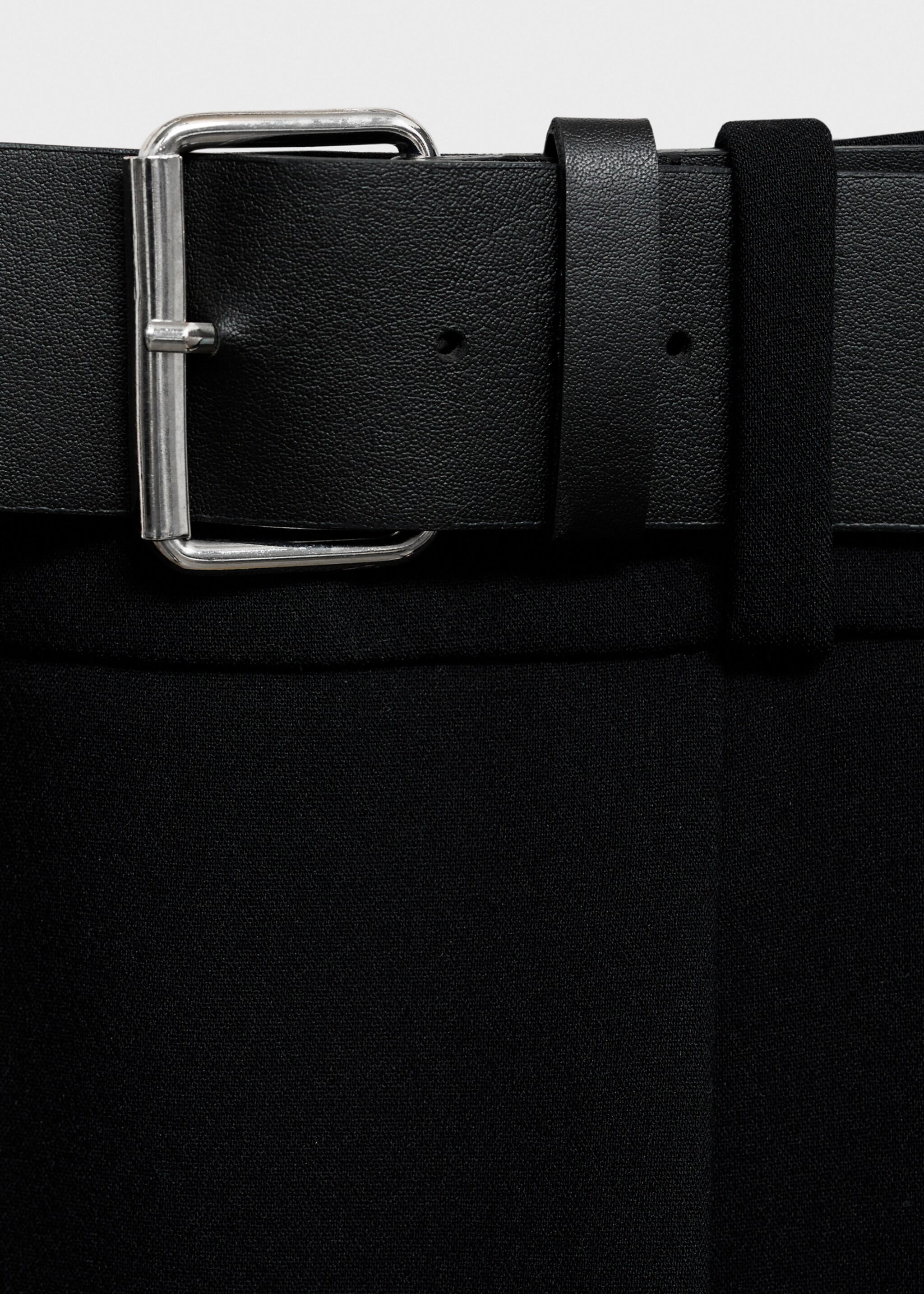 Belt straight-fit pants - Details of the article 8, Black. Ref: 77057937-00.