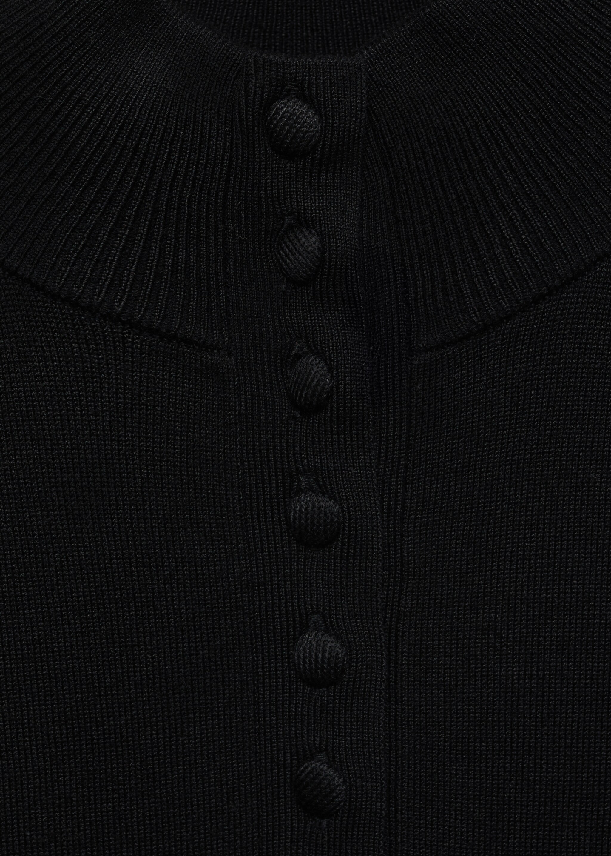 Fine knit sweater with buttons - Details of the article 8, Black. Ref: 77058268-00.