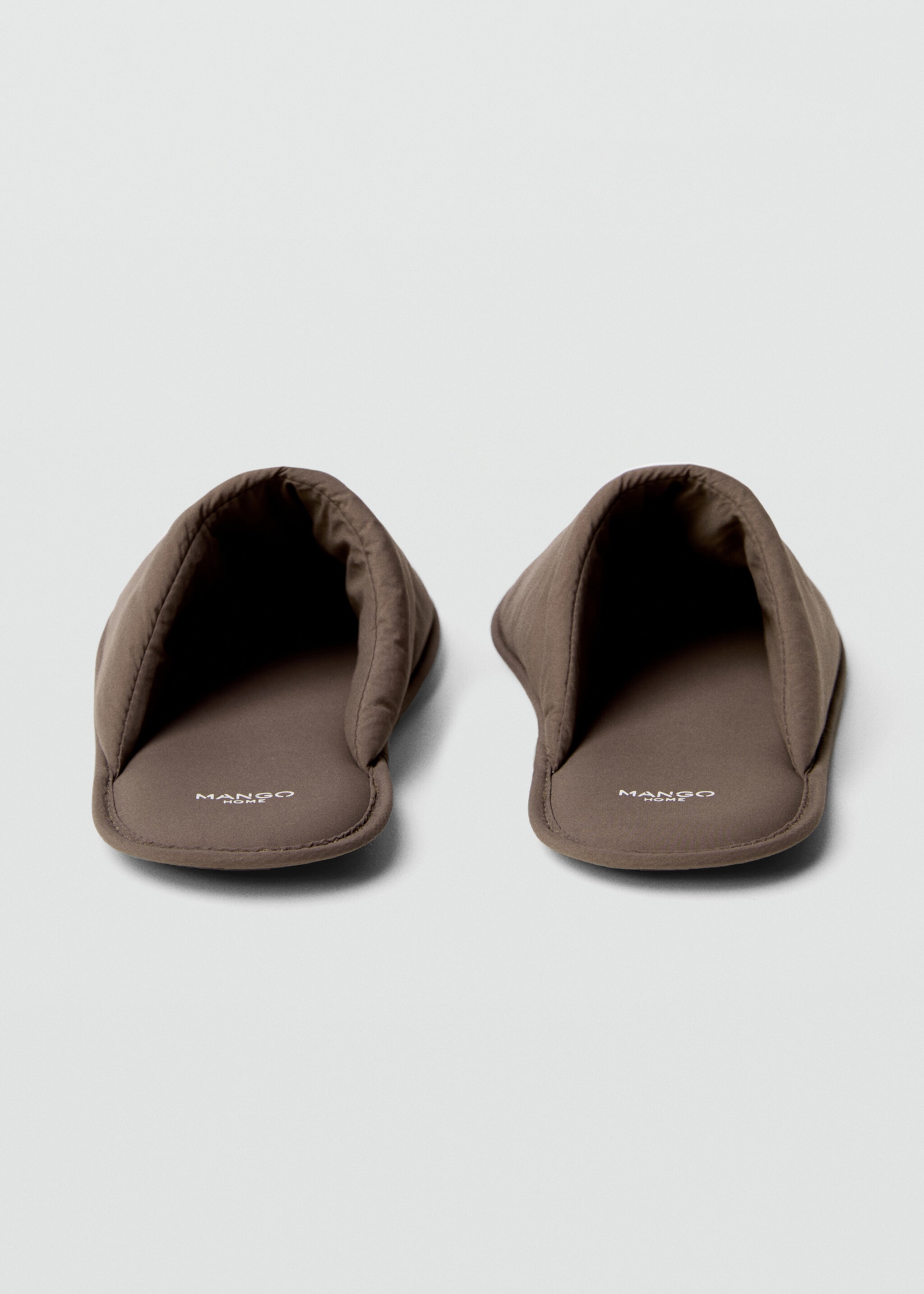 Padded slippers - Details of the article 1, Brown. Ref: 77058269-00.