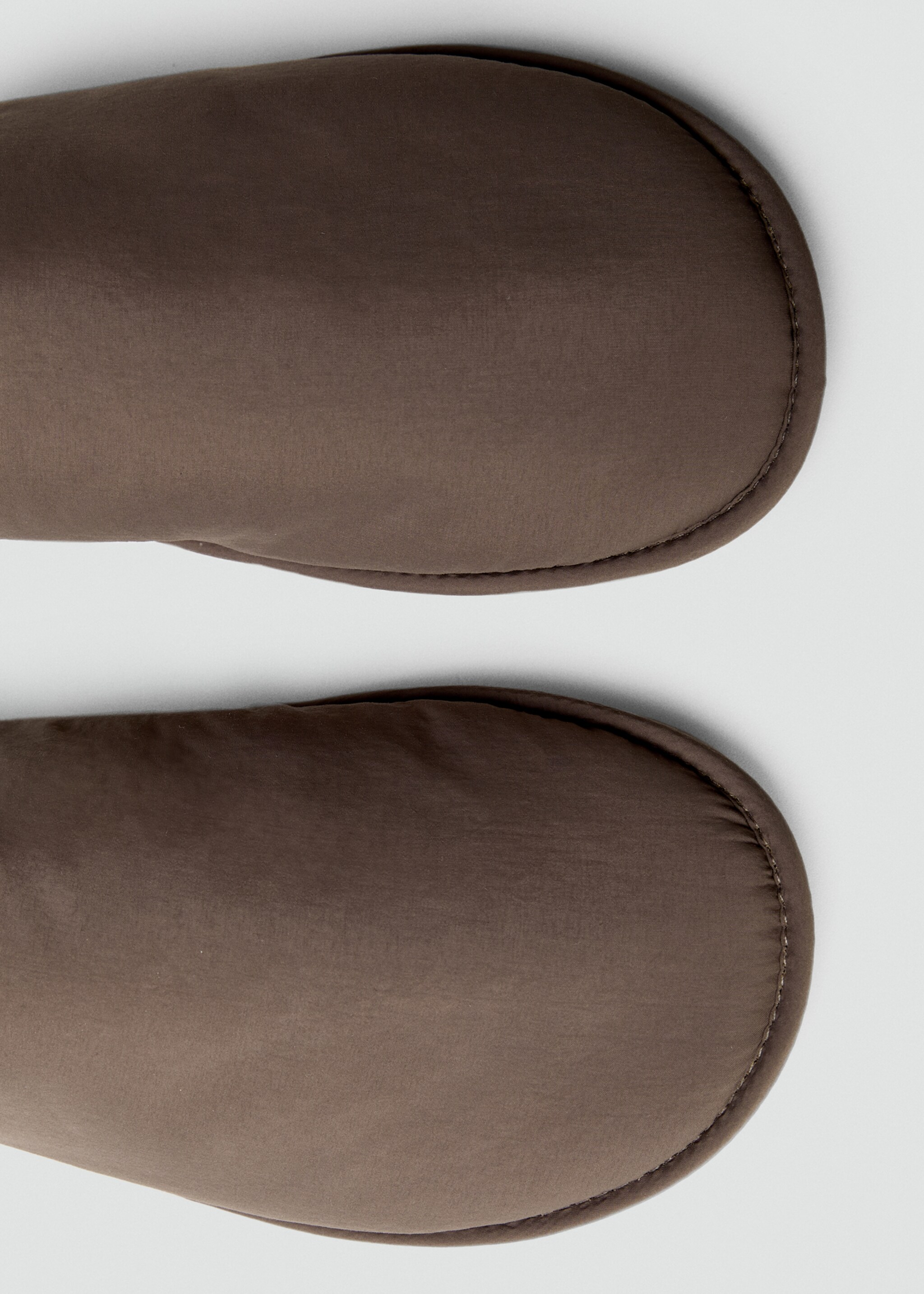 Padded slippers - Details of the article 2, Brown. Ref: 77058269-00.