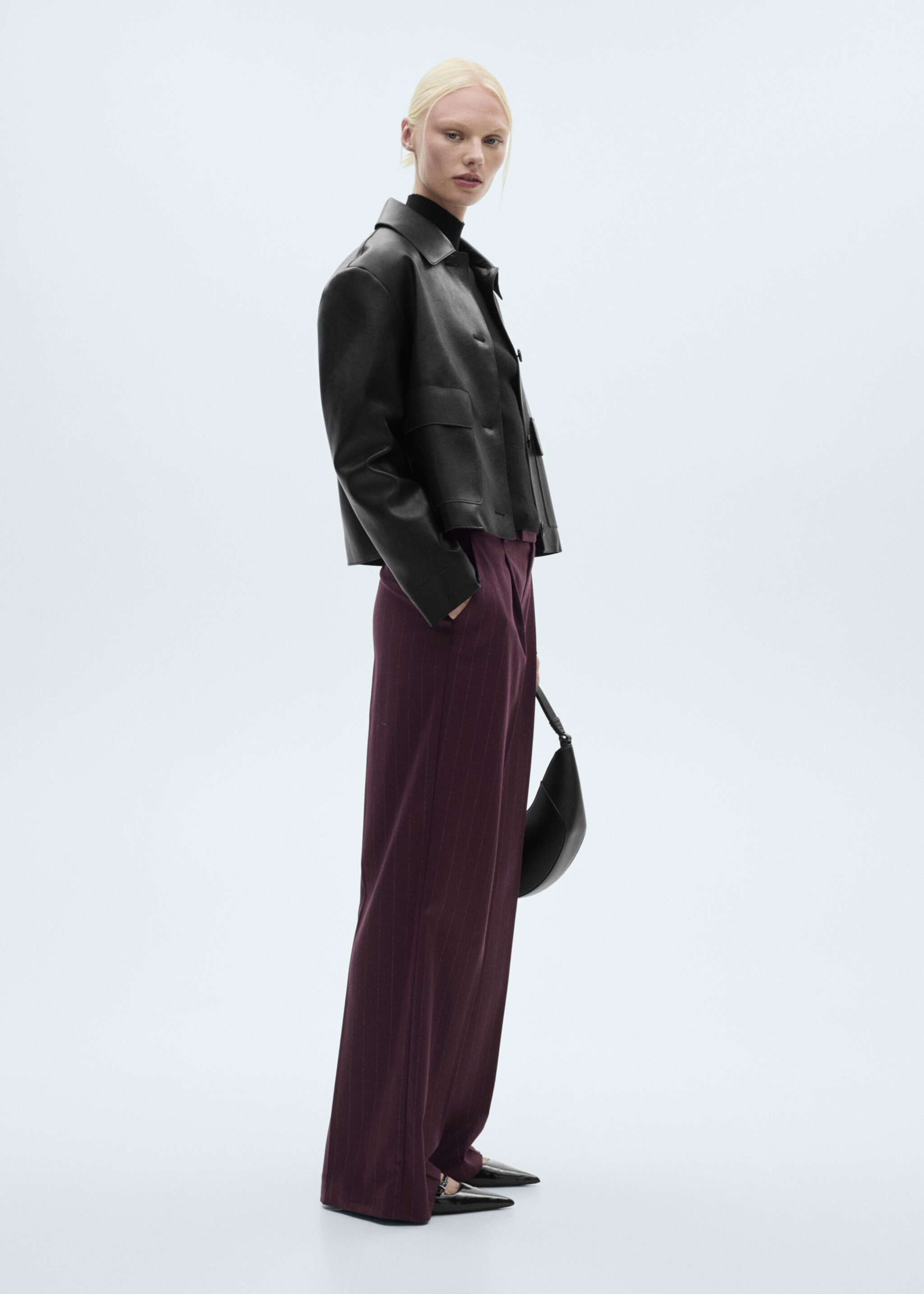 Pinstripe pleated trousers - Details of the article 2, Wine. Ref: 77058271-00.