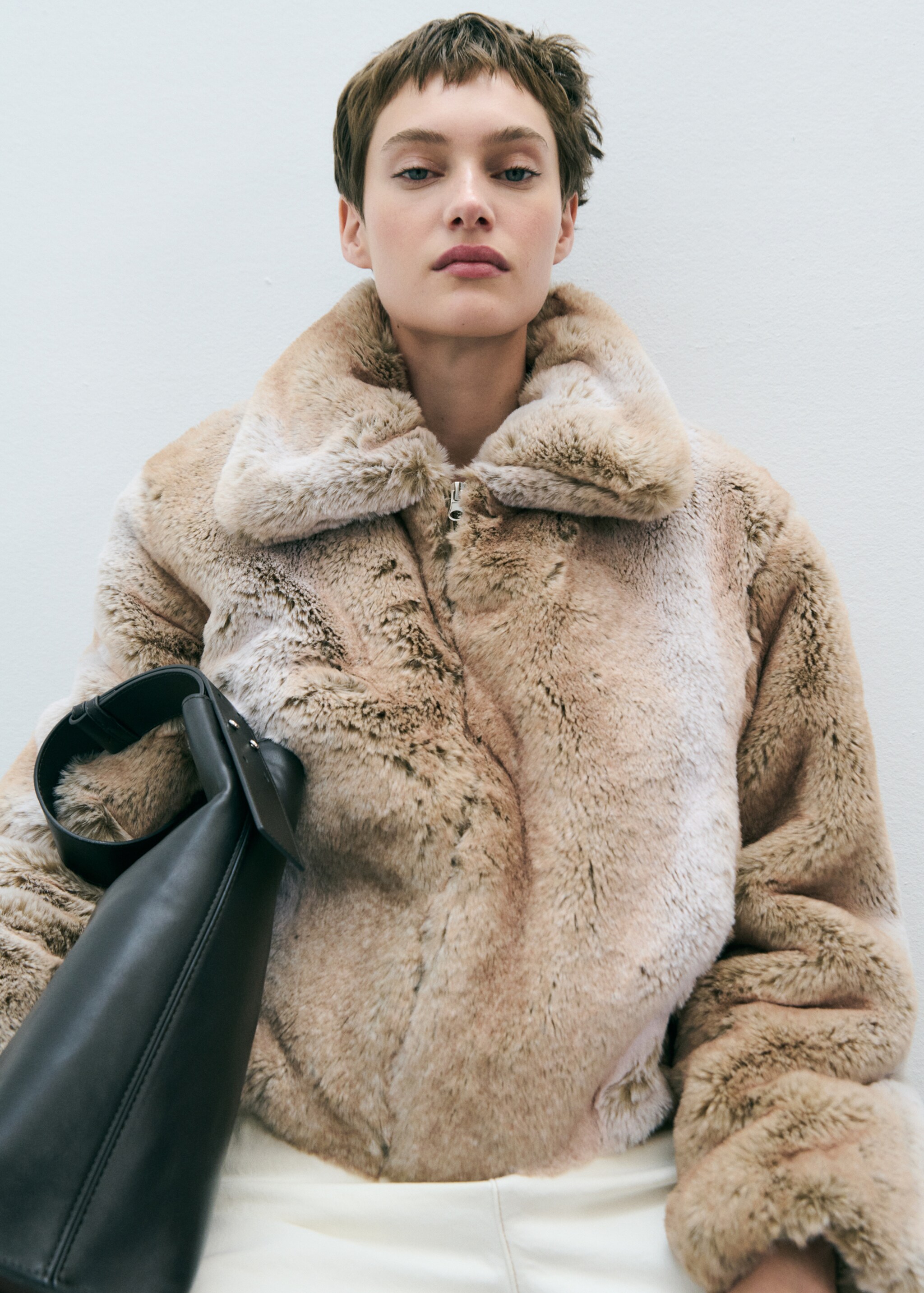 Fur-effect jacket with lapels - Details of the article 6, Beige. Ref: 77058636-00.