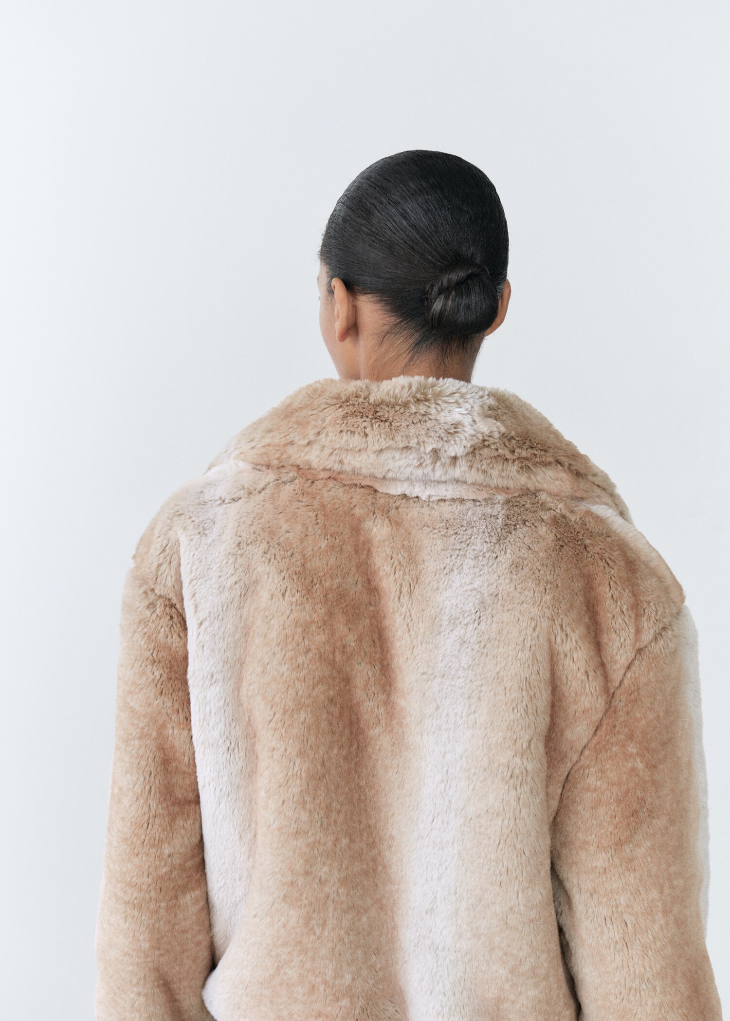 Fur-effect jacket with lapels - Reverse of the article