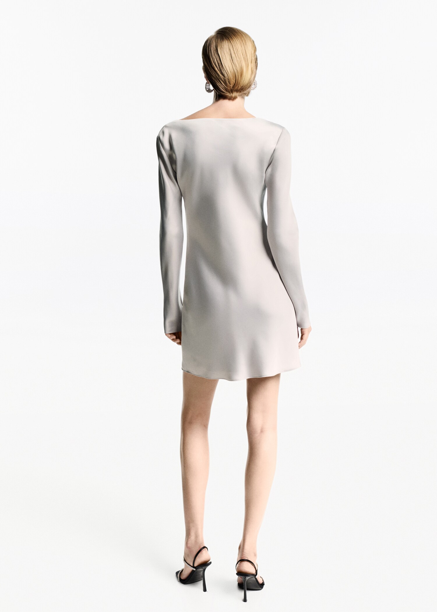 Satiniertes Kleid mit drapiertem Ausschnitt - Rückseite des Artikels