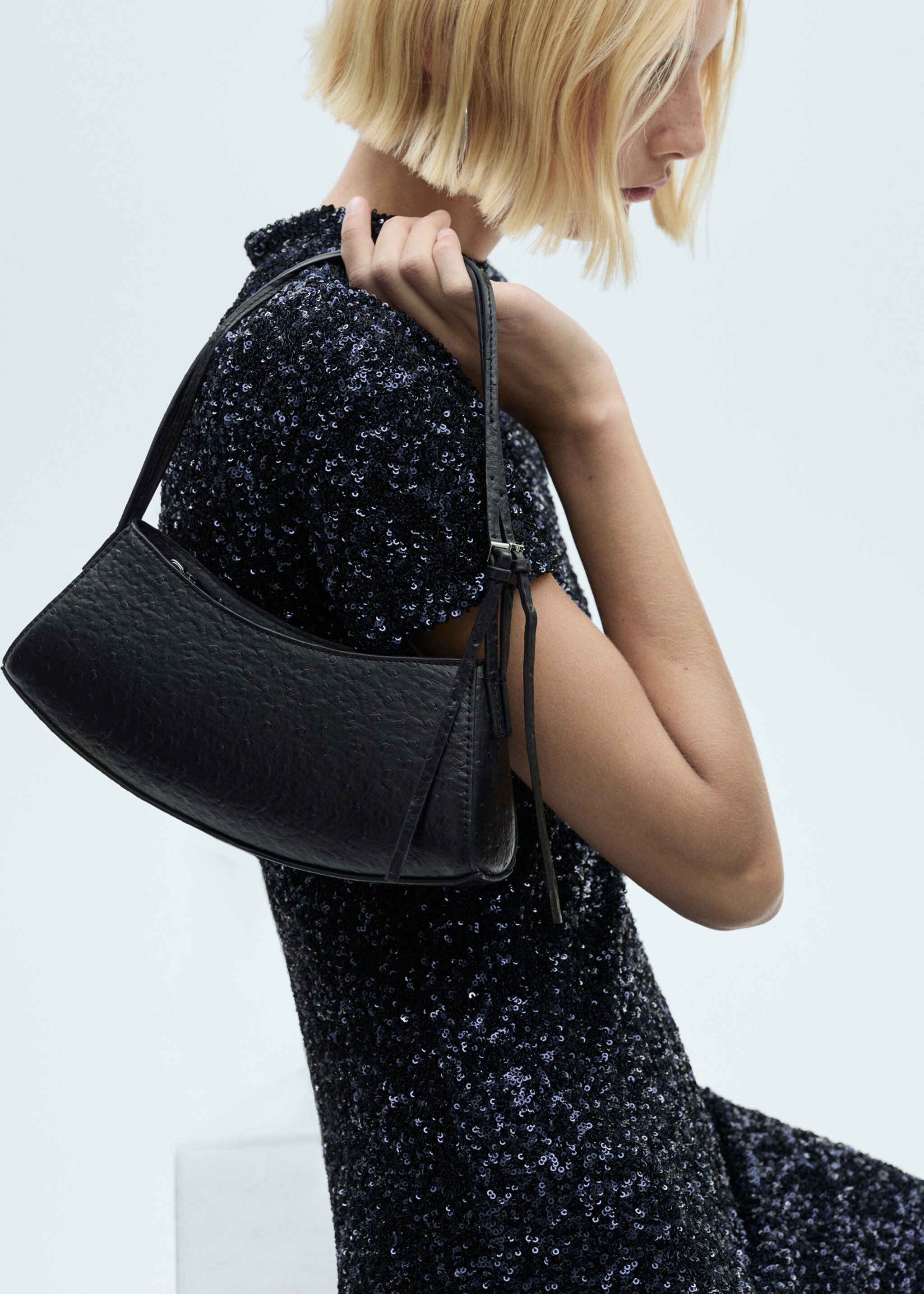 Short-sleeved sequin dress - Details of the article 2, Night Blue. Ref: 77059058-00.