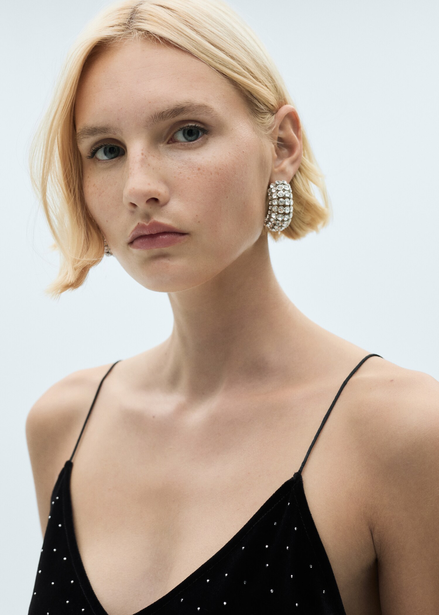 Strassverziertes Samttop - Detail des Artikels 1