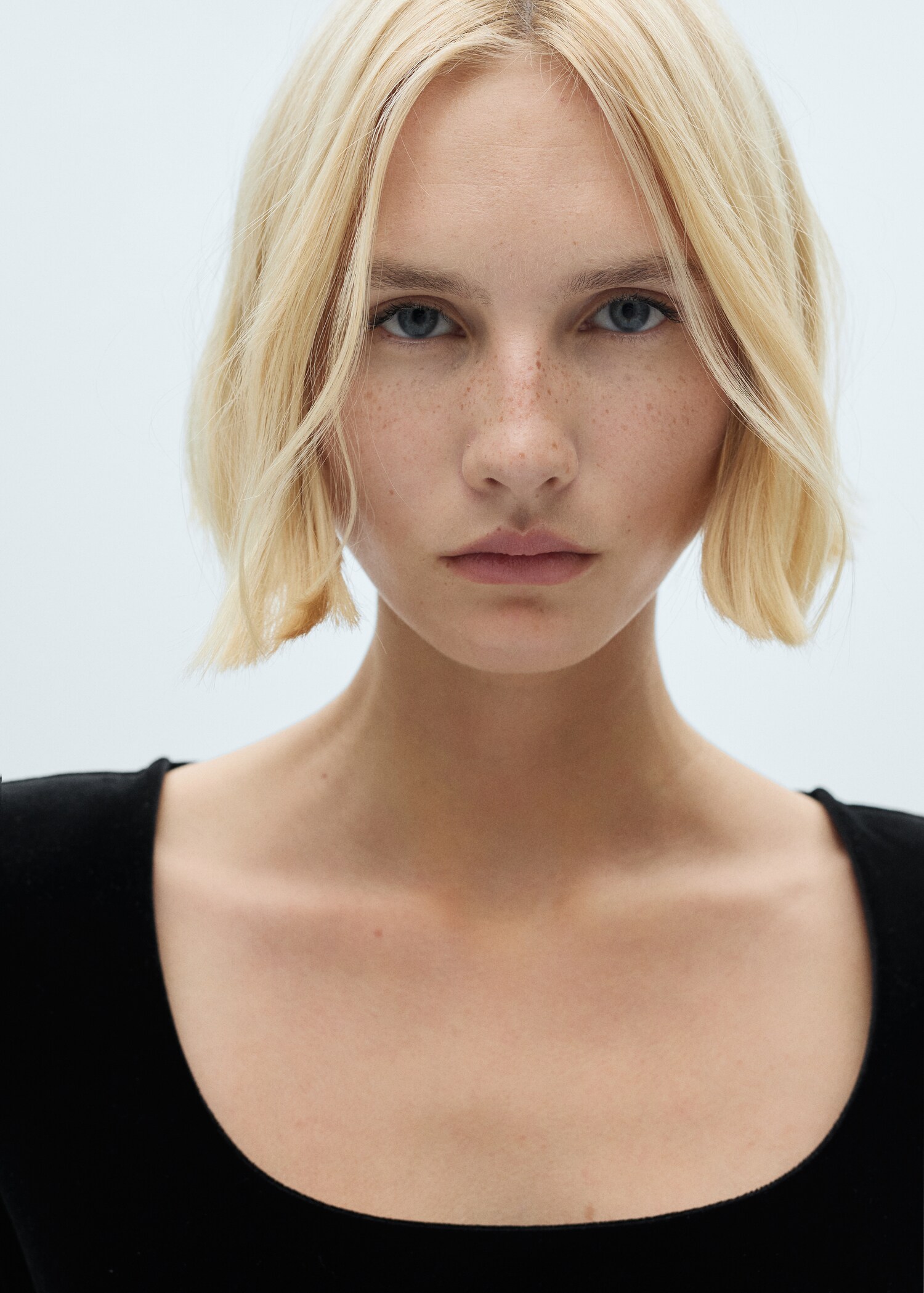 Vestit vellut coll escotat - Detall de l'article 1