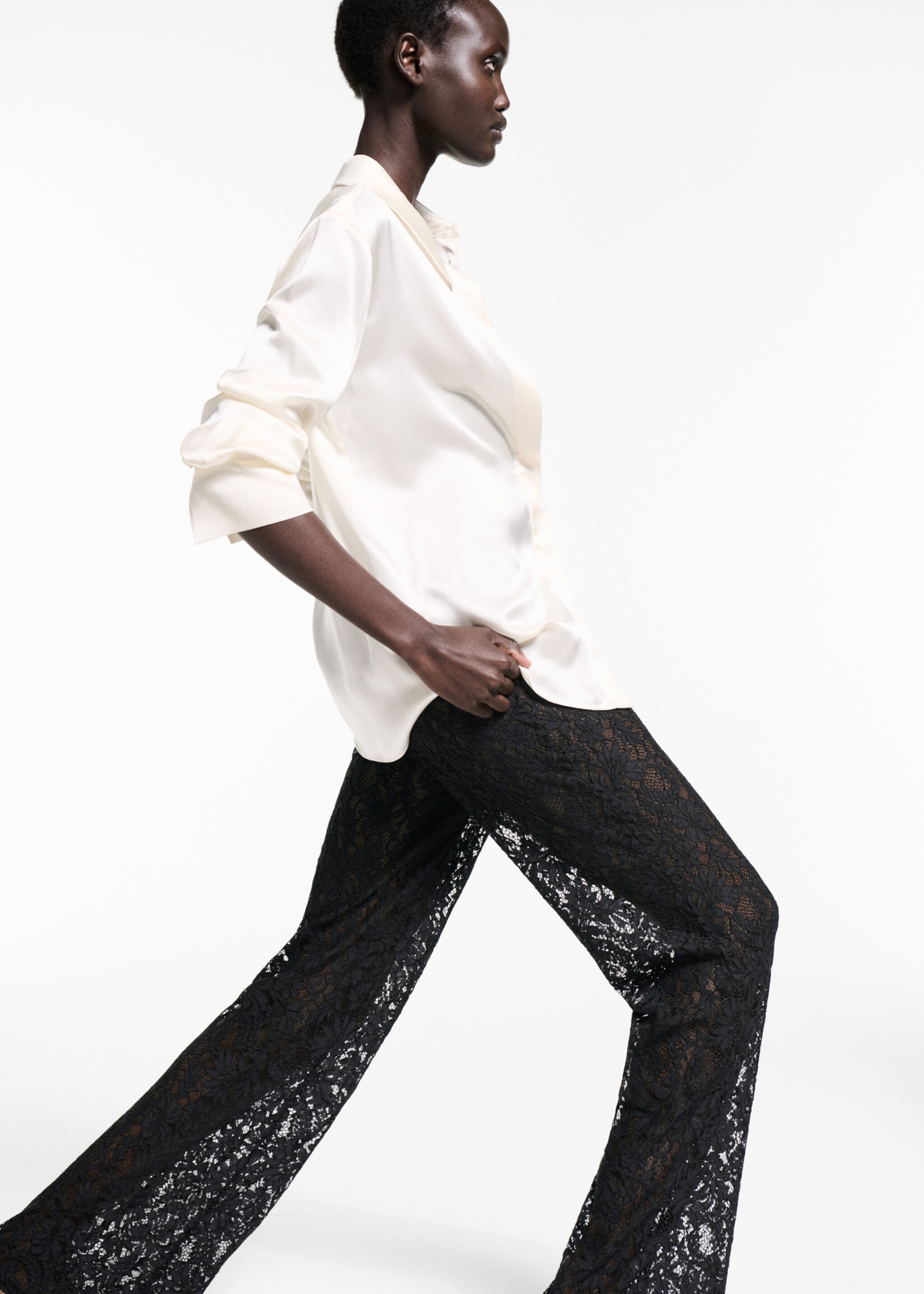 Wideleg-Hose mit Spitze - Detail des Artikels 2, Schwarz. Ref: 77059064-00.