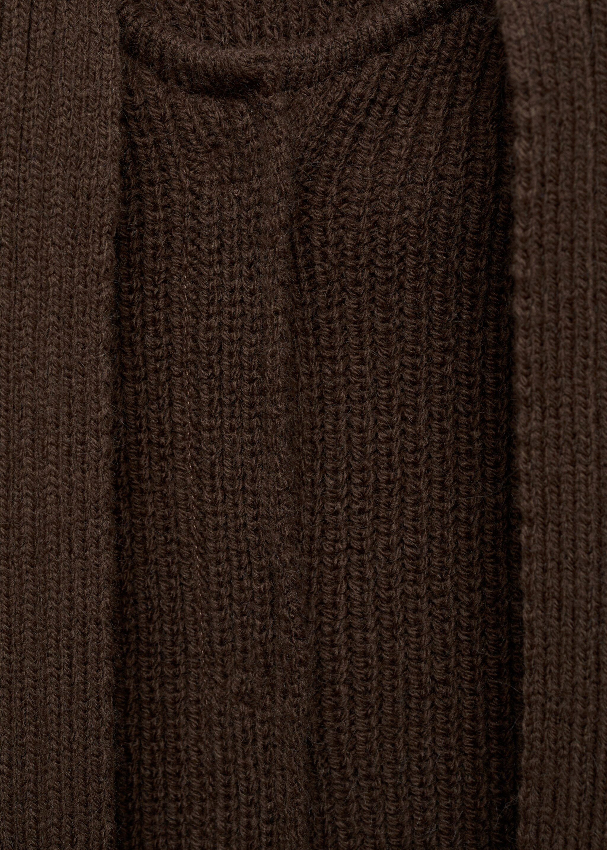 Cape scarf buttons - Details of the article 8, Chocolate. Ref: 77059072-00.