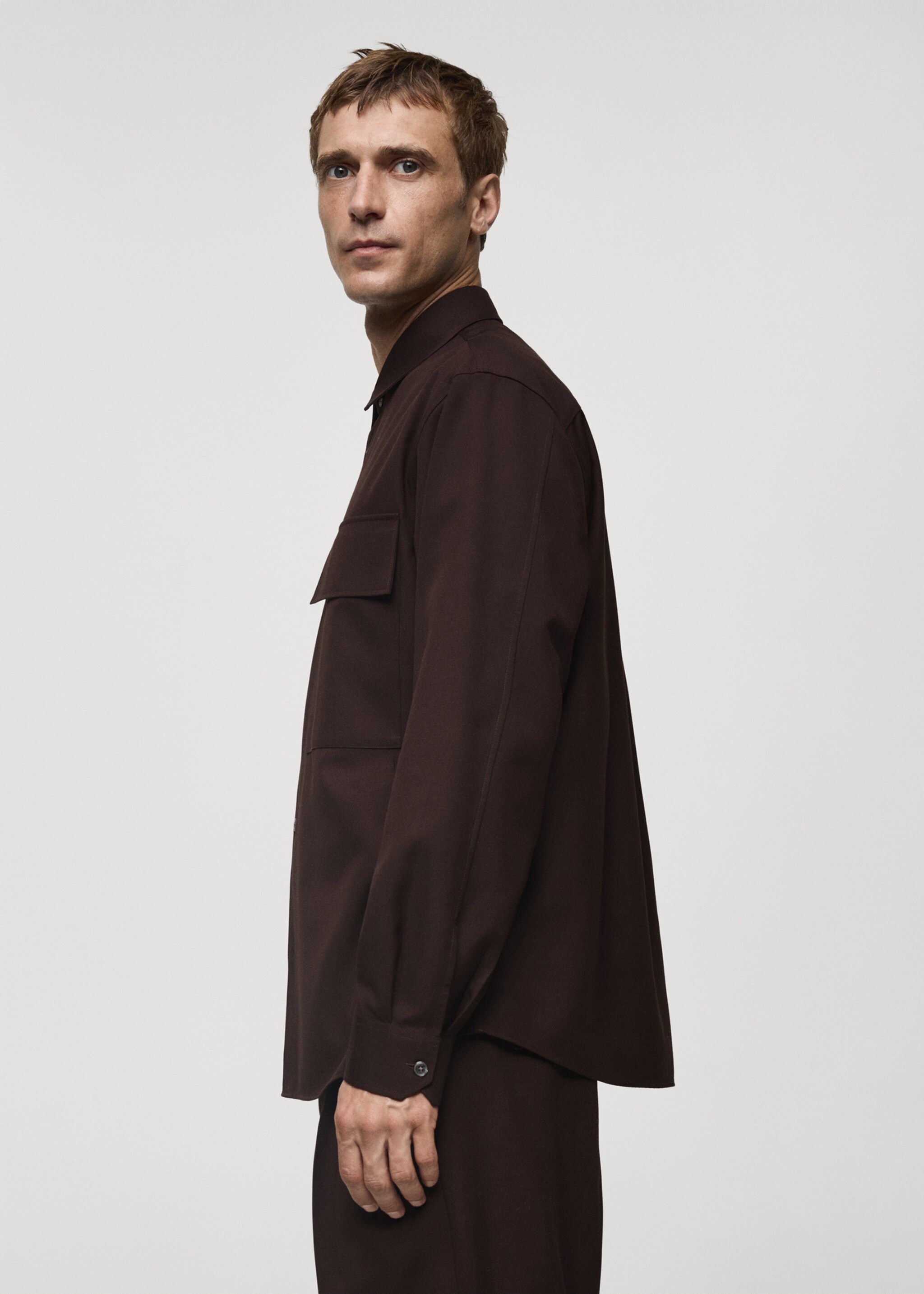 Slim-fit shirt with pockets - Details of the article 2, Chocolate. Ref: 77059230-00.