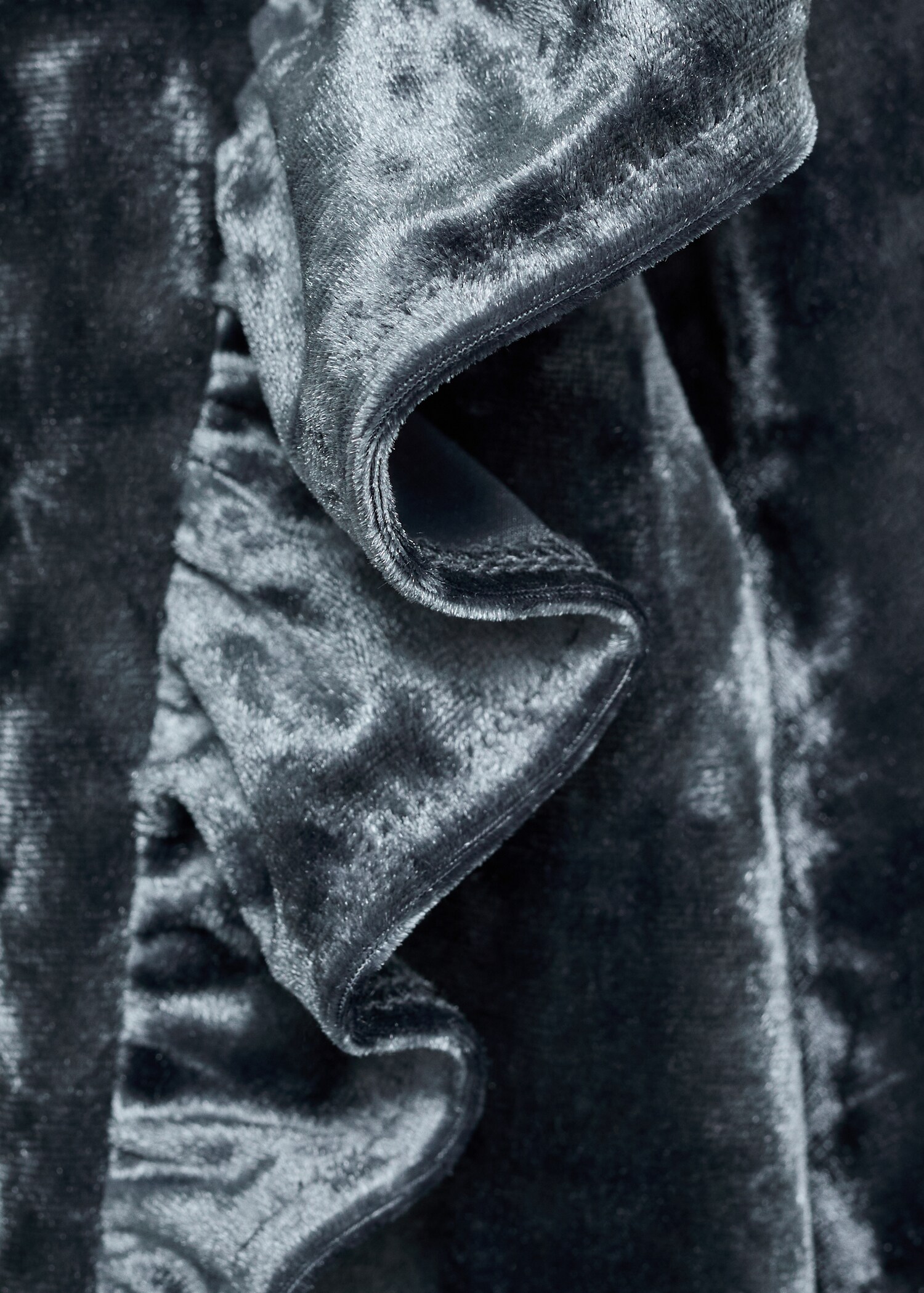 Ruffled velvet dress - Details of the article 8