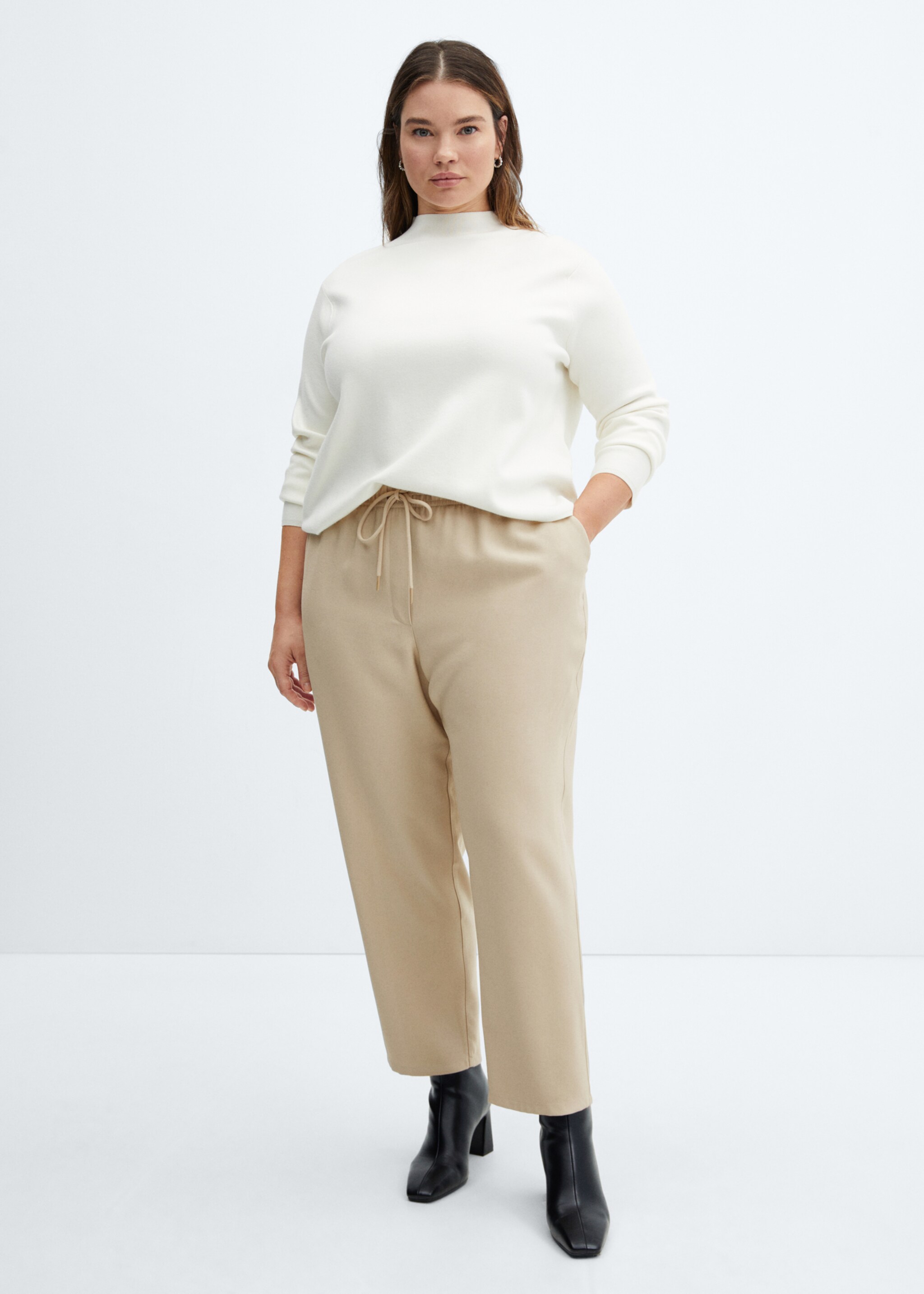 Drawstring jogger trousers - Details of the article 3