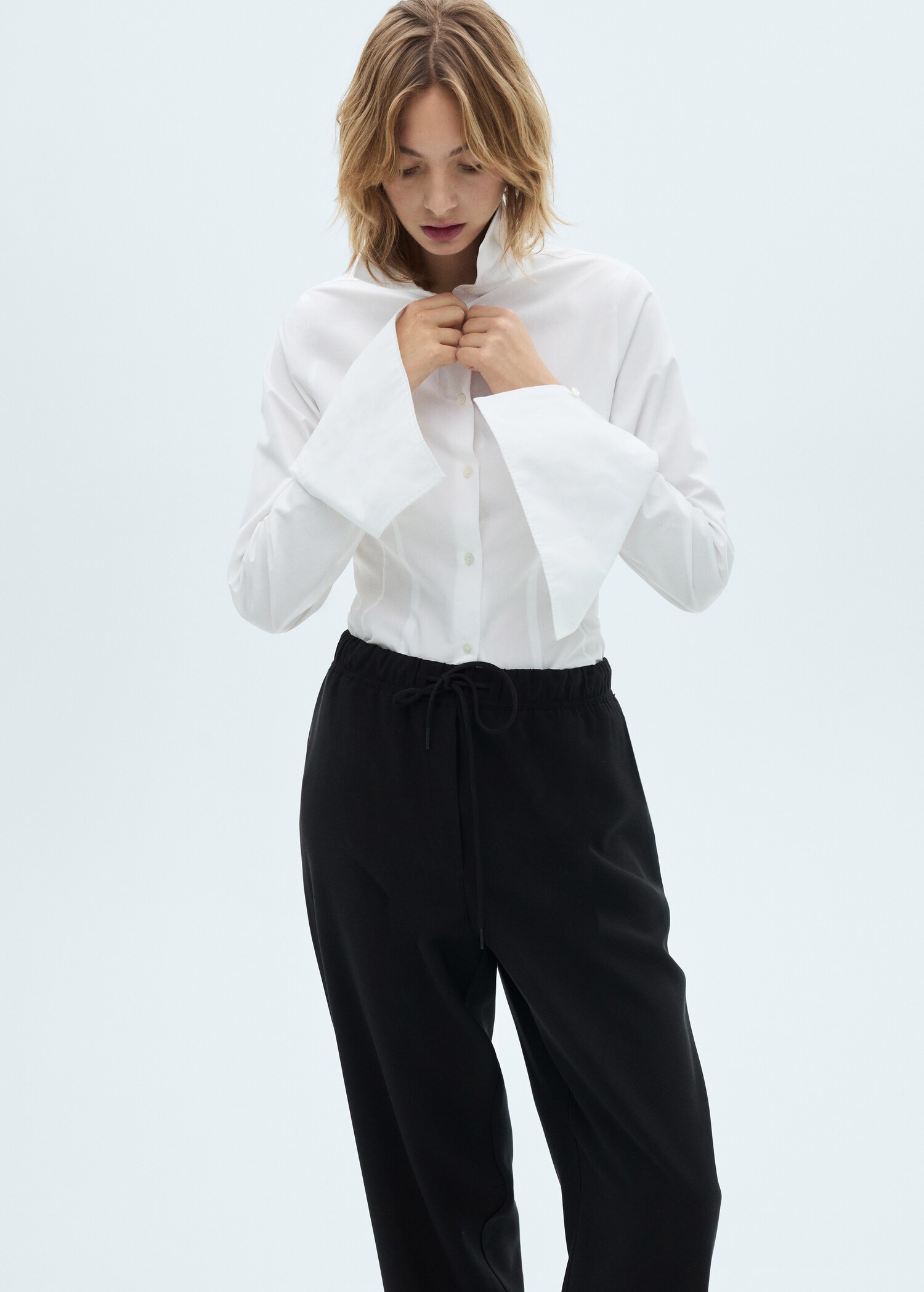 Drawstring jogger trousers - Details of the article 1