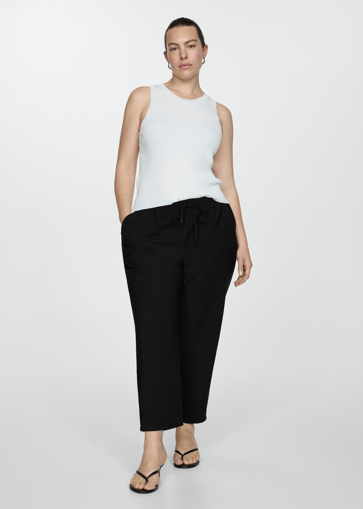 Drawstring jogger trousers - Details of the article 3