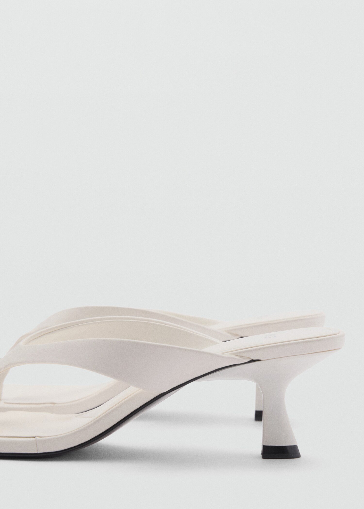 Kitten heel sandals - Details of the article 1