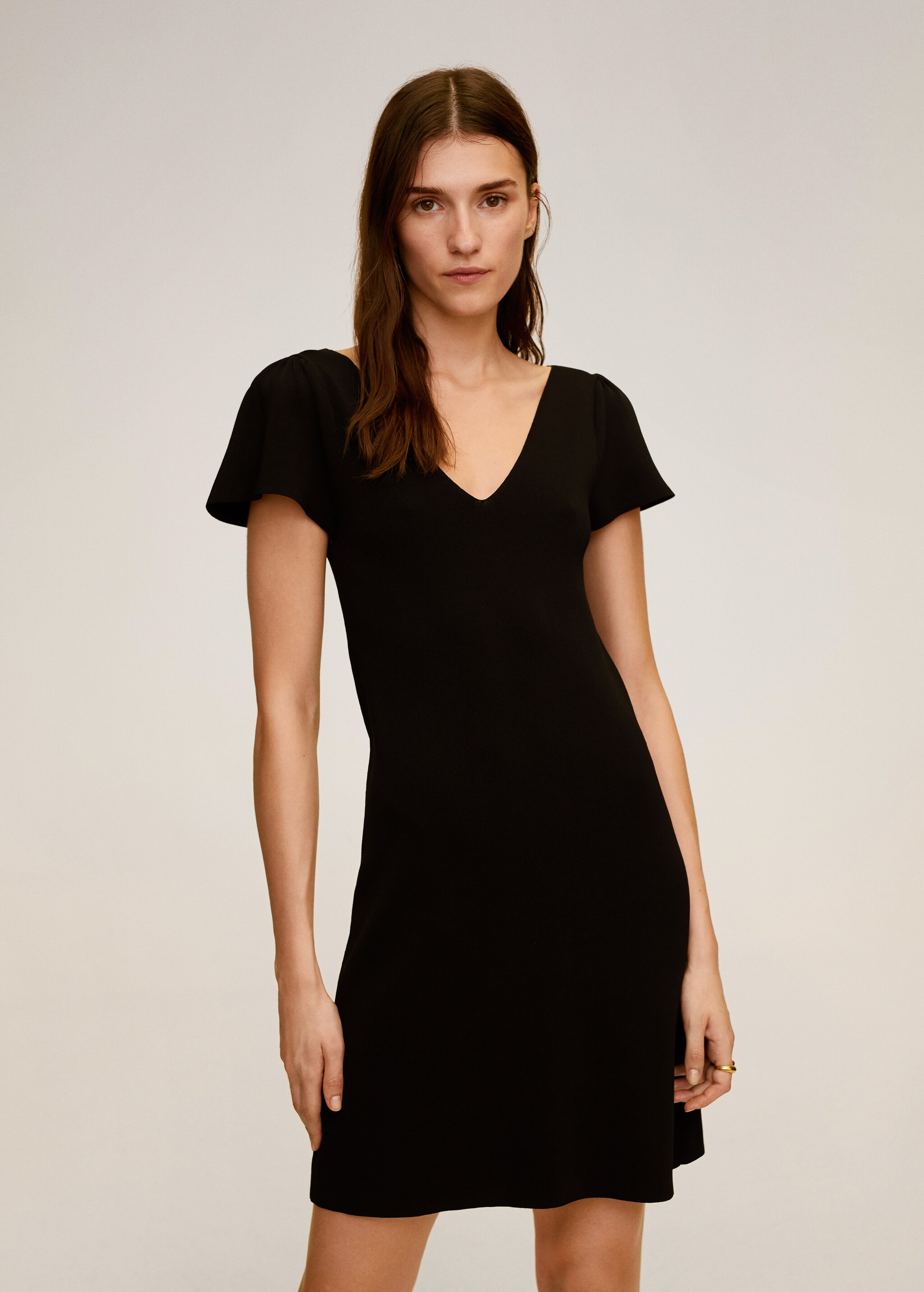 Vestido manga fruncida - Plano medio