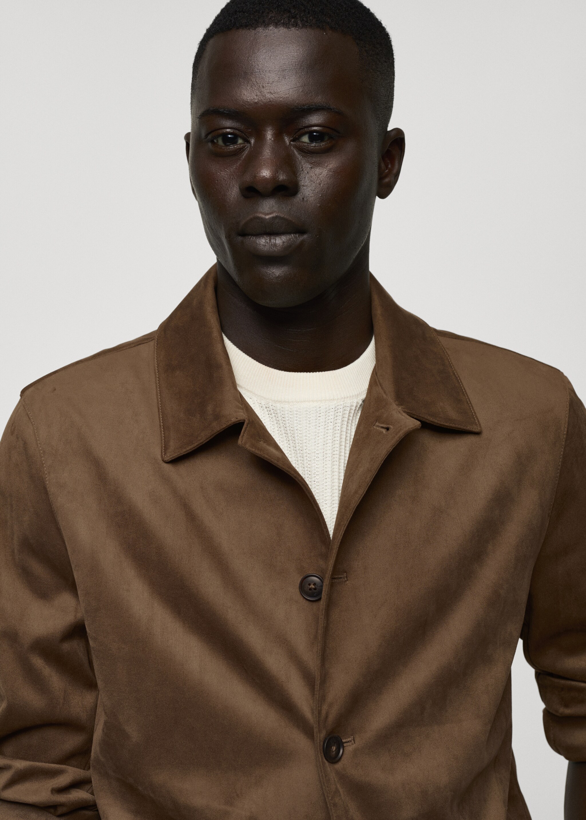 Overshirt mit Wildleder-Effekt und Taschen - Detail des Artikels 1, Mittelbraun. Ref: 77060562-00.