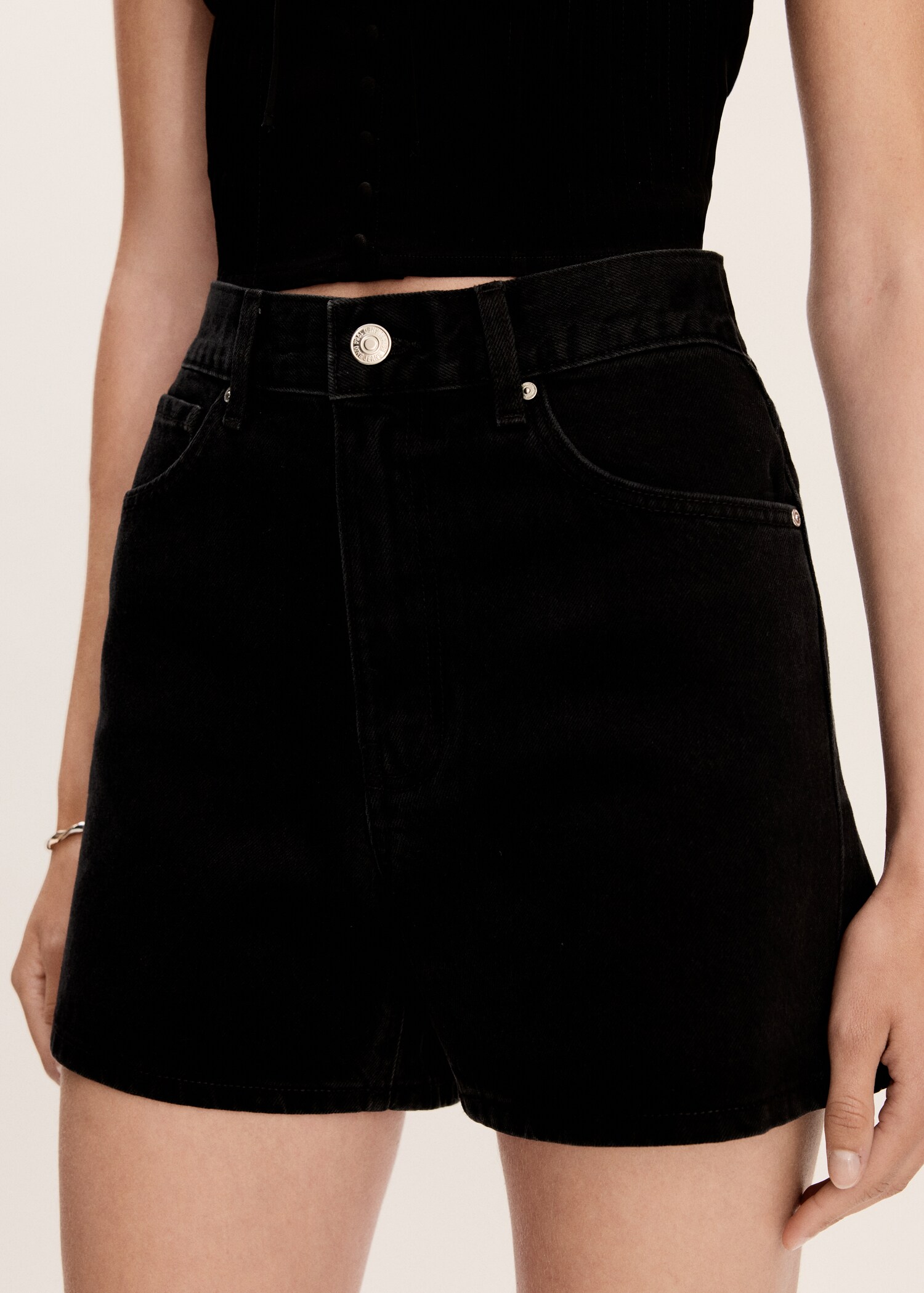 Jeans-Shorts mit hoher Taille - Detail des Artikels 6