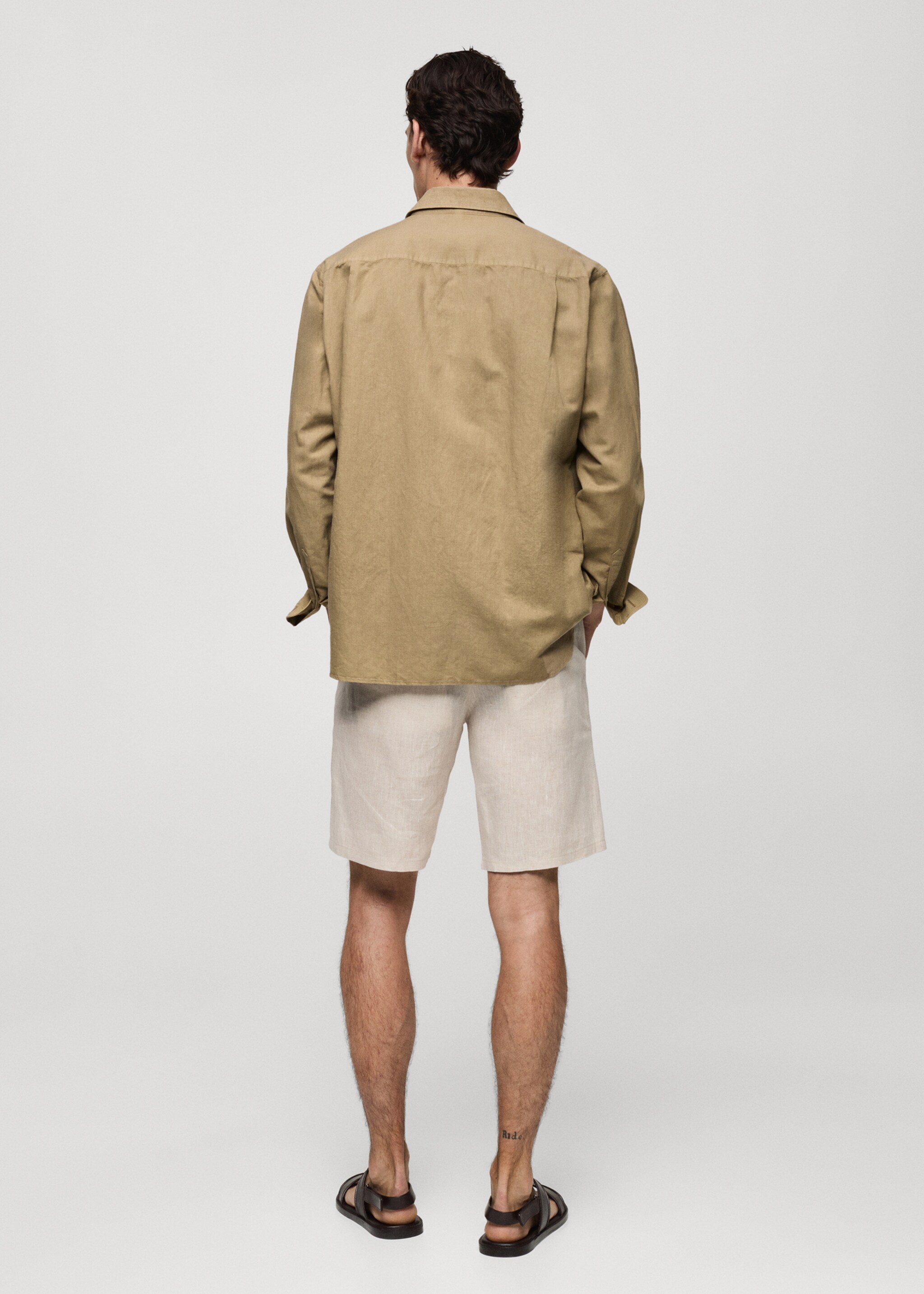 Camisa classic fit lino - Reverso del artículo