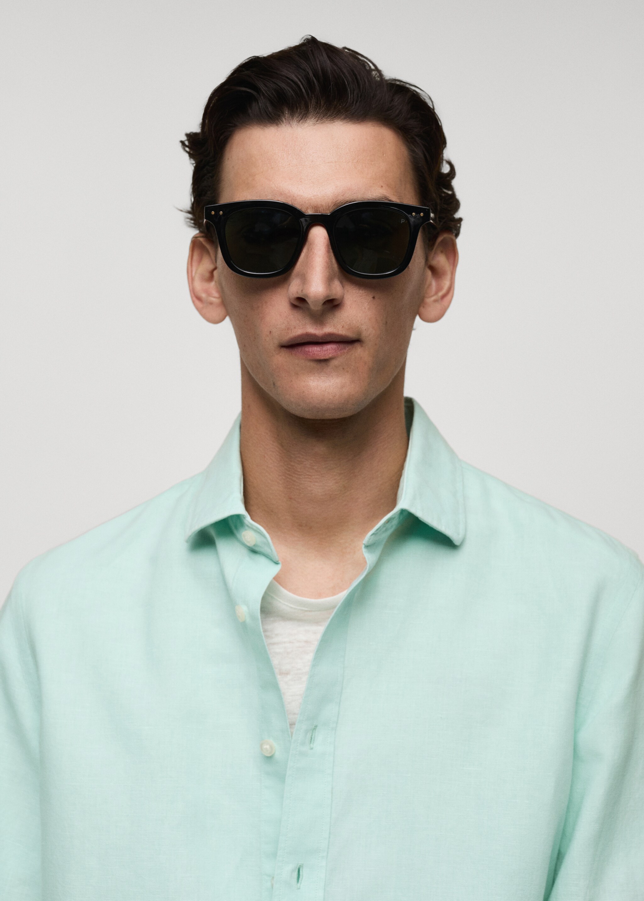 Chemise classic-fit lin - Détail de l'article 1, Vert d´eau. Ref: 77060583-00.