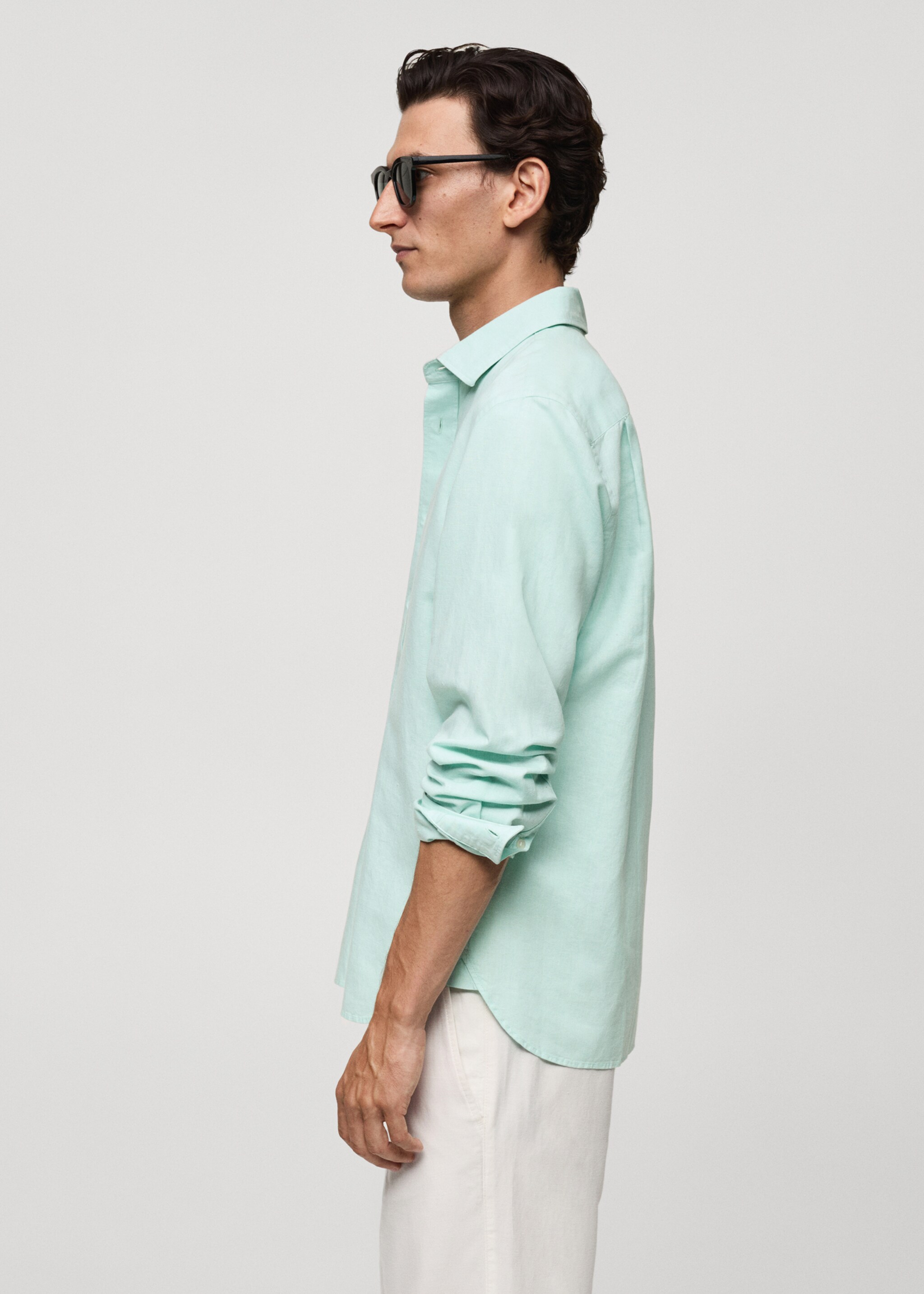 Chemise classic-fit lin - Détail de l'article 2, Vert d´eau. Ref: 77060583-00.