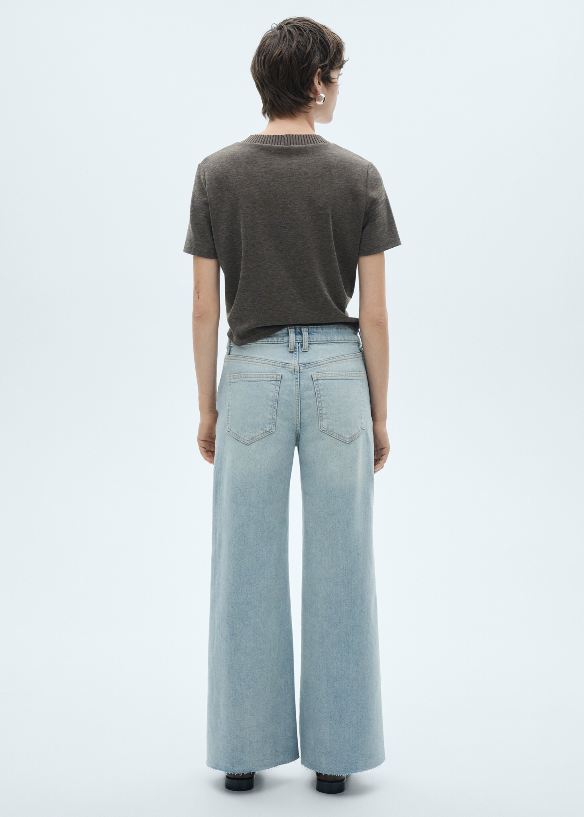Culotte-Jeans mit mittlerer Bundhöhe - Rückseite des Artikels