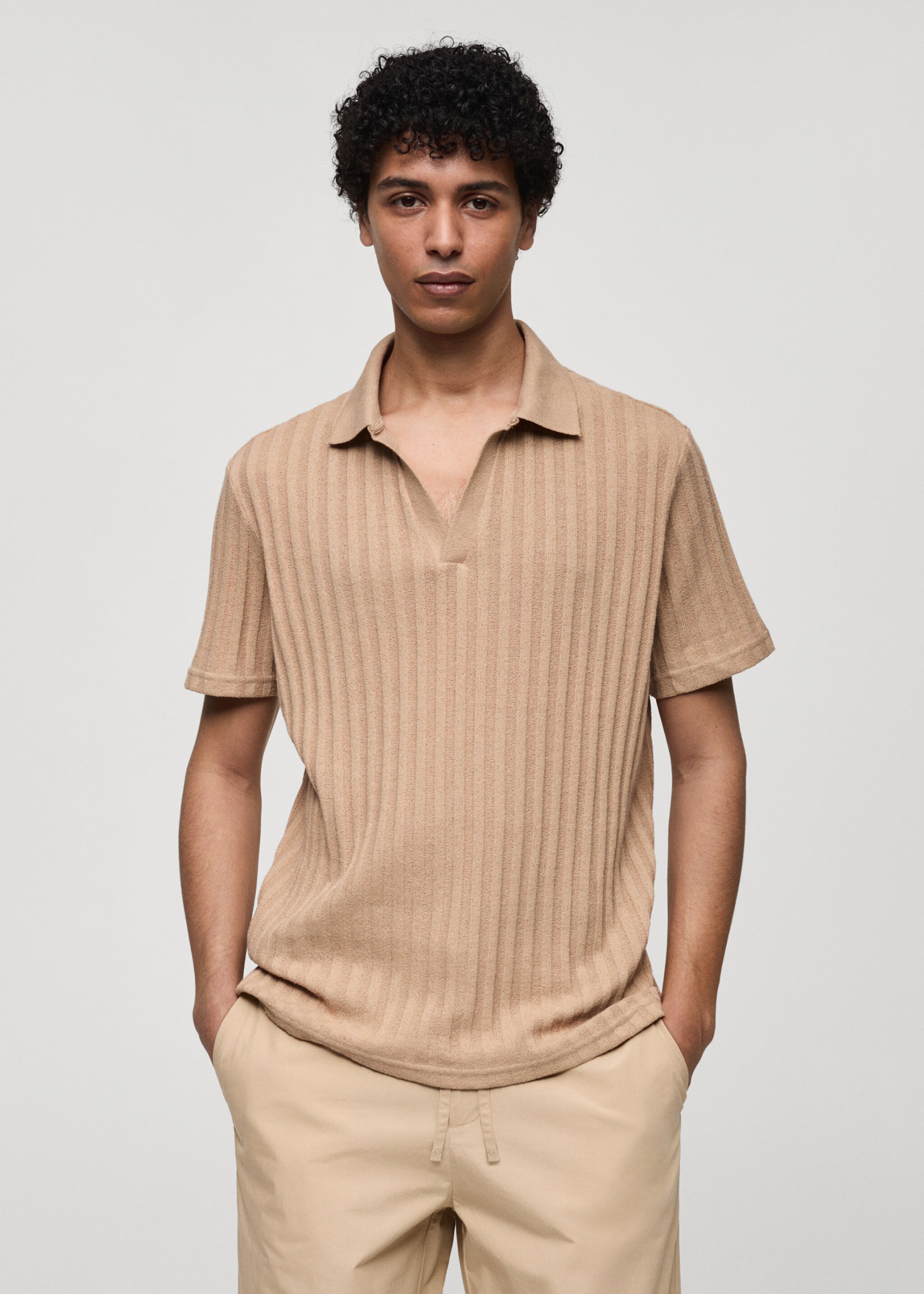 Geripptes Regular-Fit-Poloshirt aus Baumwolle - Mittlere Ansicht
