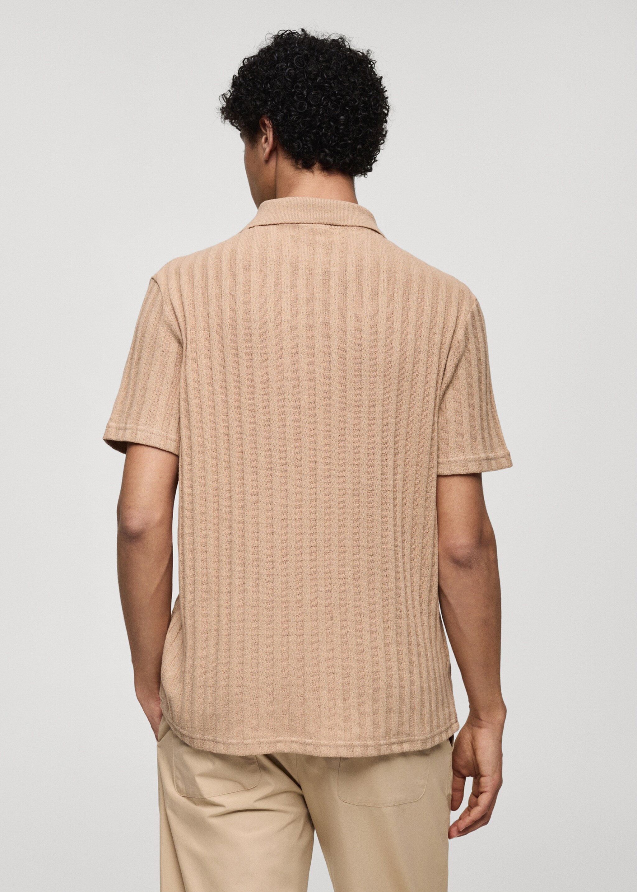 Geripptes Regular-Fit-Poloshirt aus Baumwolle - Rückseite des Artikels