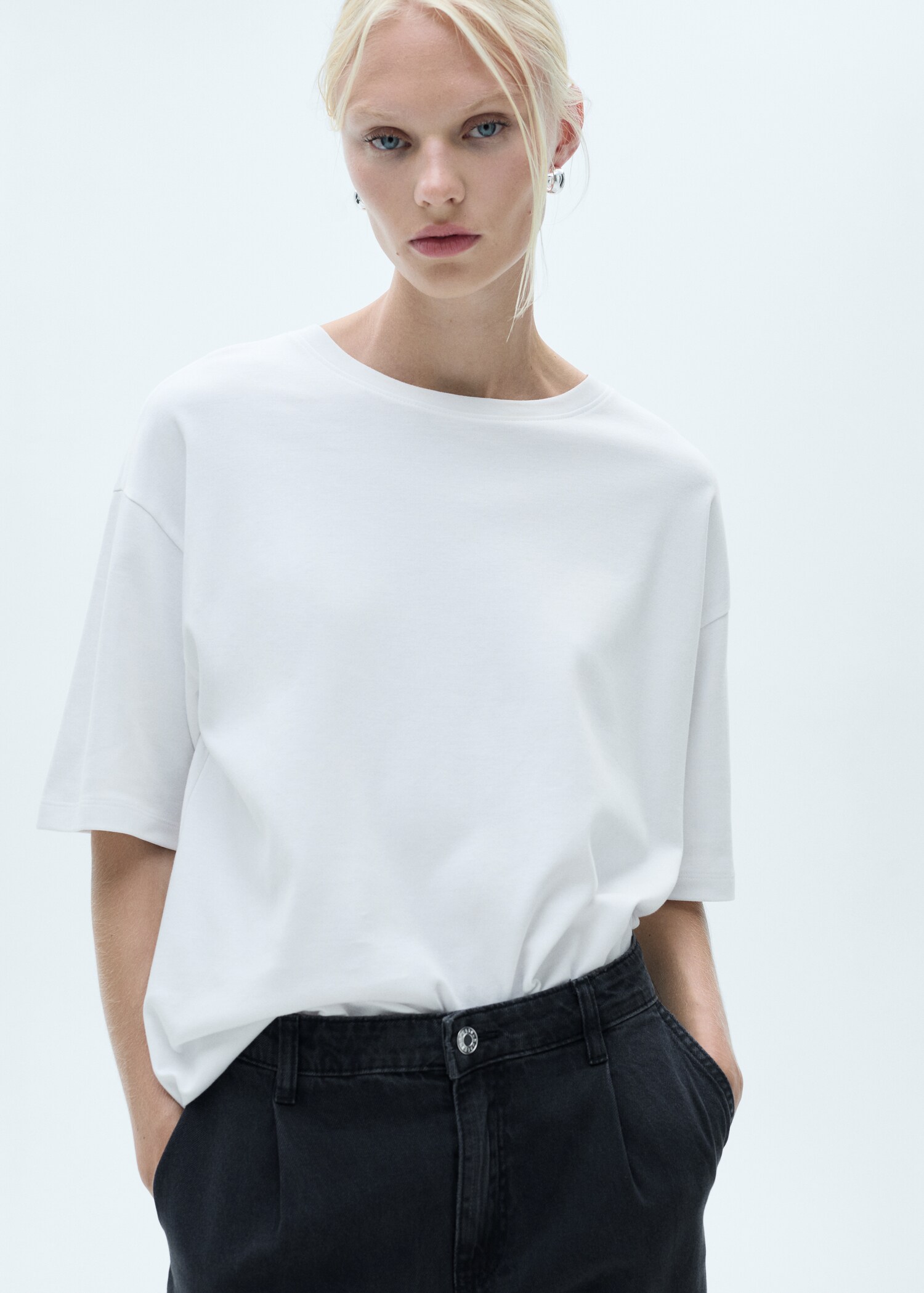 Gerade Jeans mit Bundfalten - Detail des Artikels 1