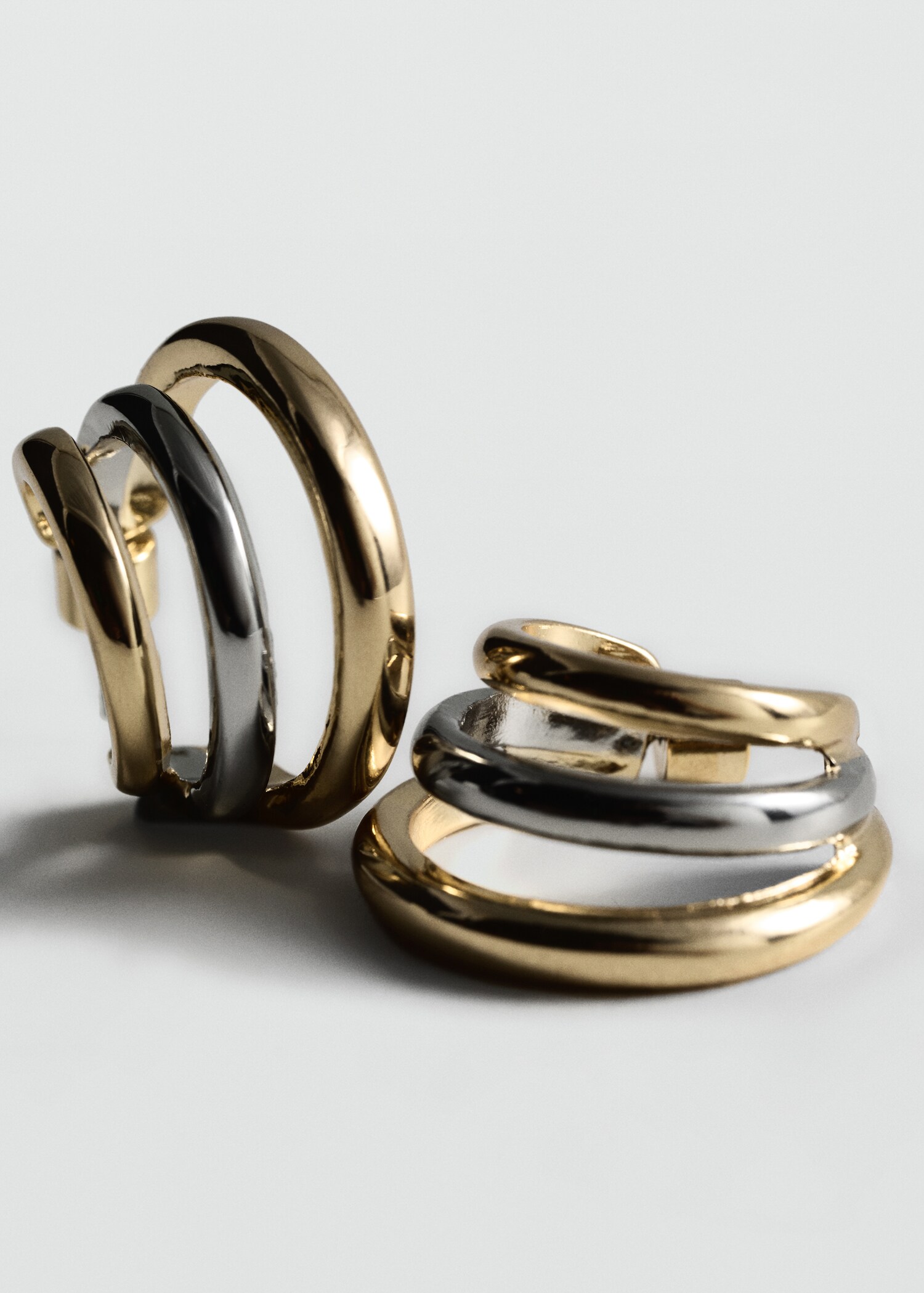 Triple-hoop combined earrings - Details of the article 1