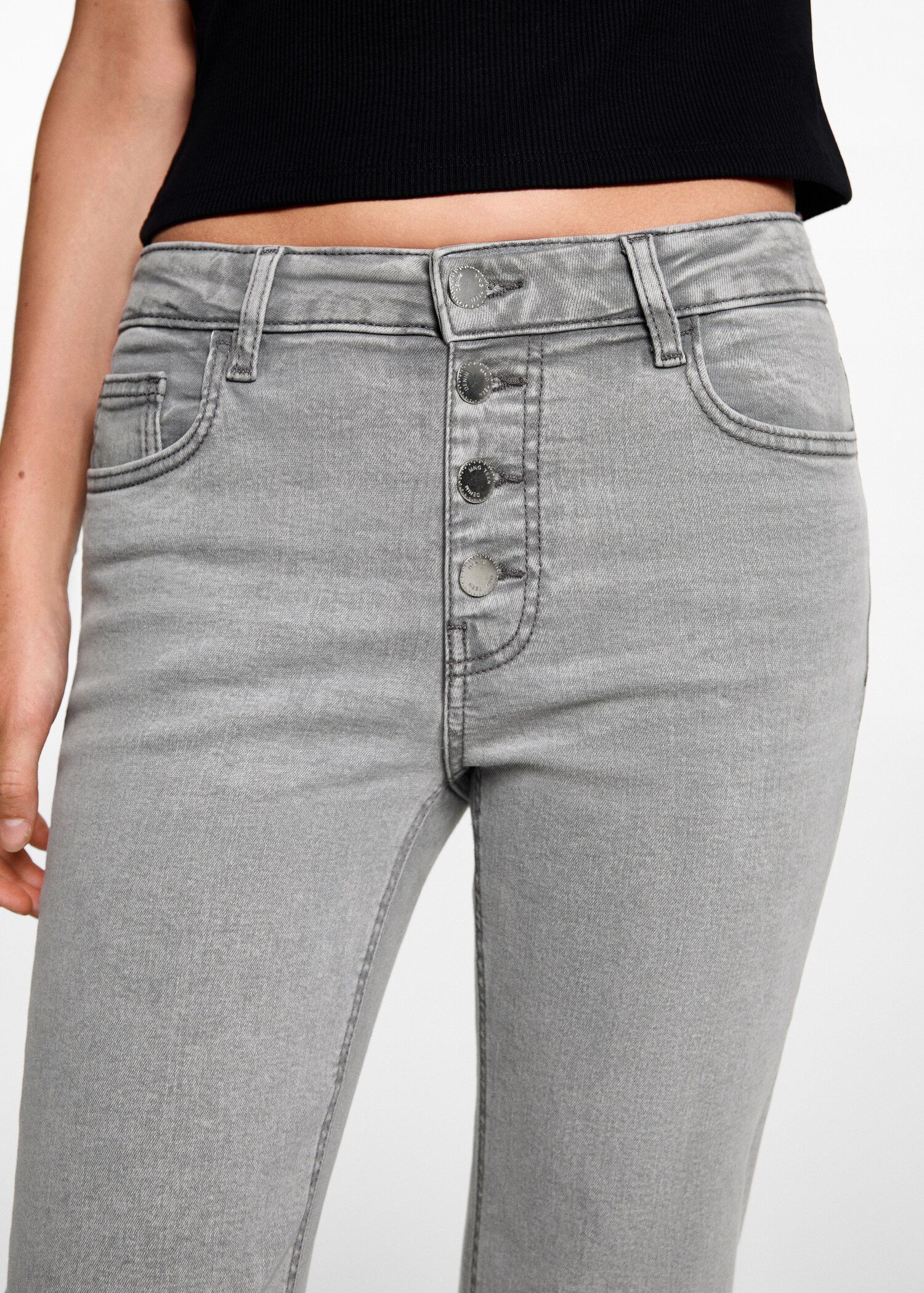 Flared Jeans mit Knöpfen - Detail des Artikels 6