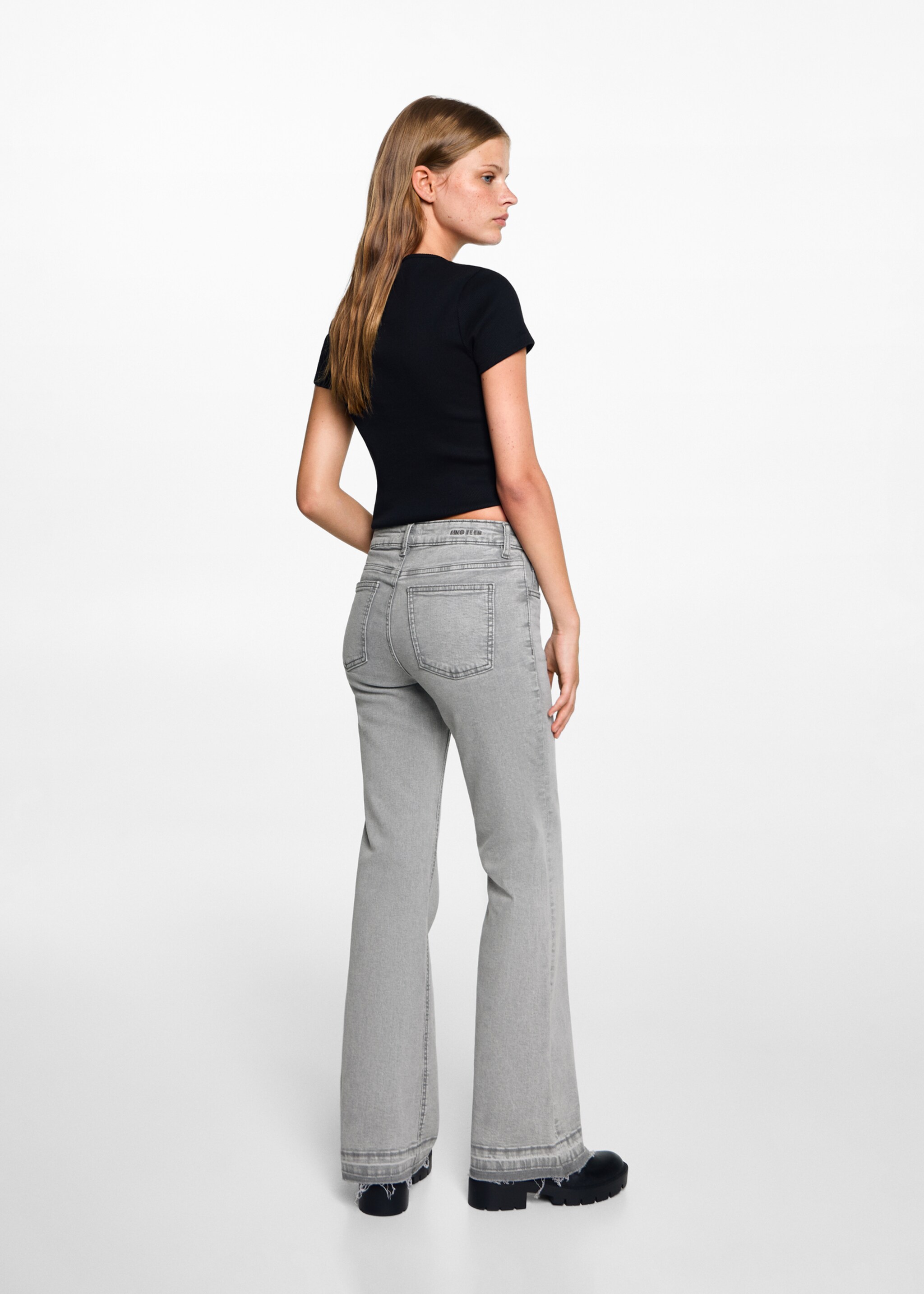 Flared Jeans mit Knöpfen - Rückseite des Artikels, Denim Grau. Ref: 77060605-00.